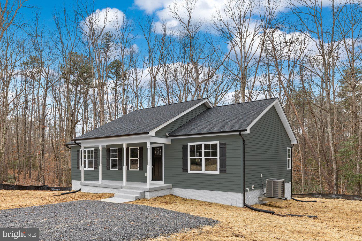 PRESIDENTIAL LAKES - Residential