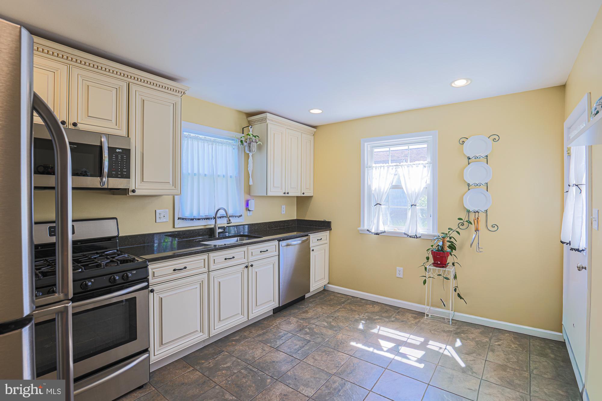 MAPLE RIDGE - Residential