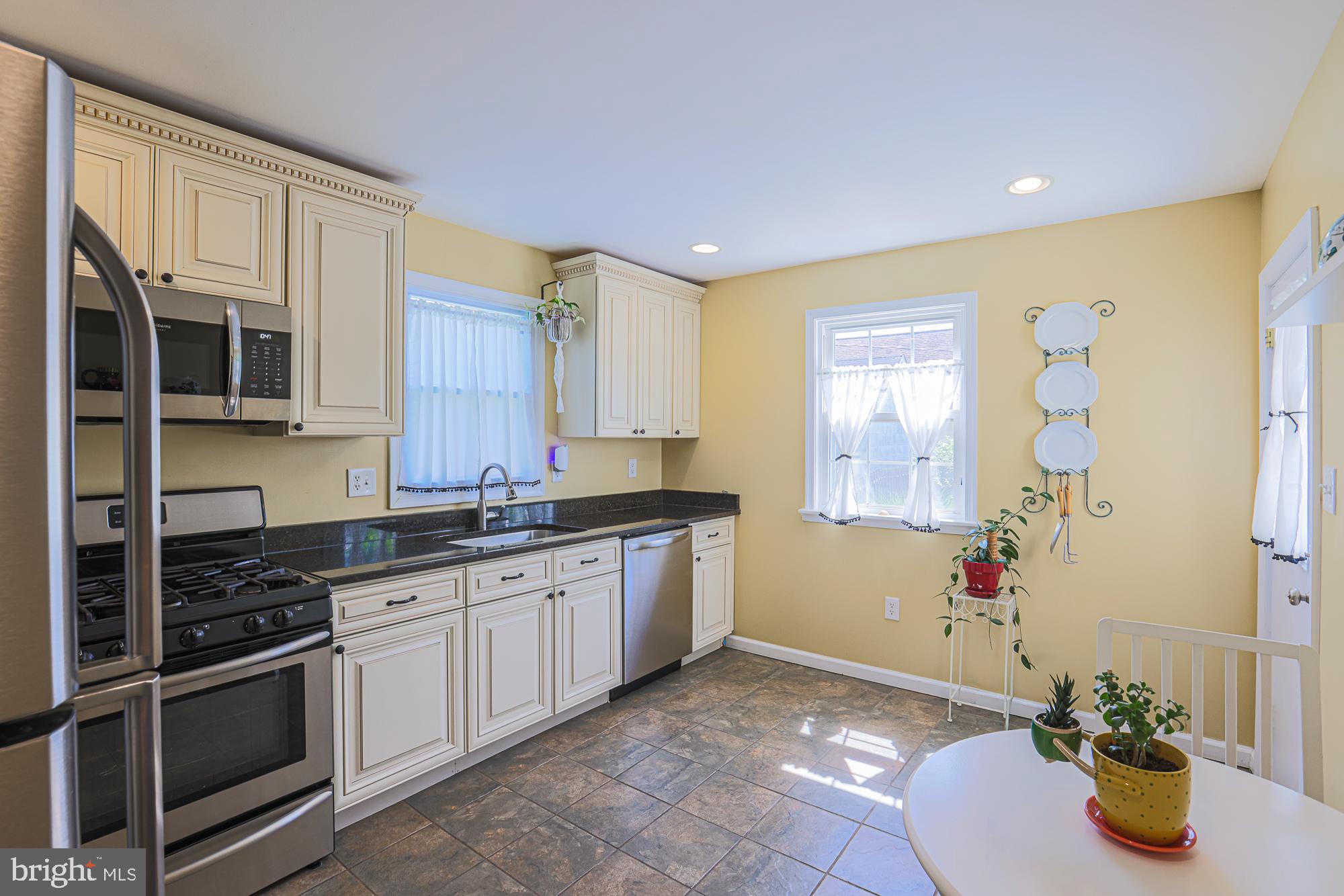 MAPLE RIDGE - Residential