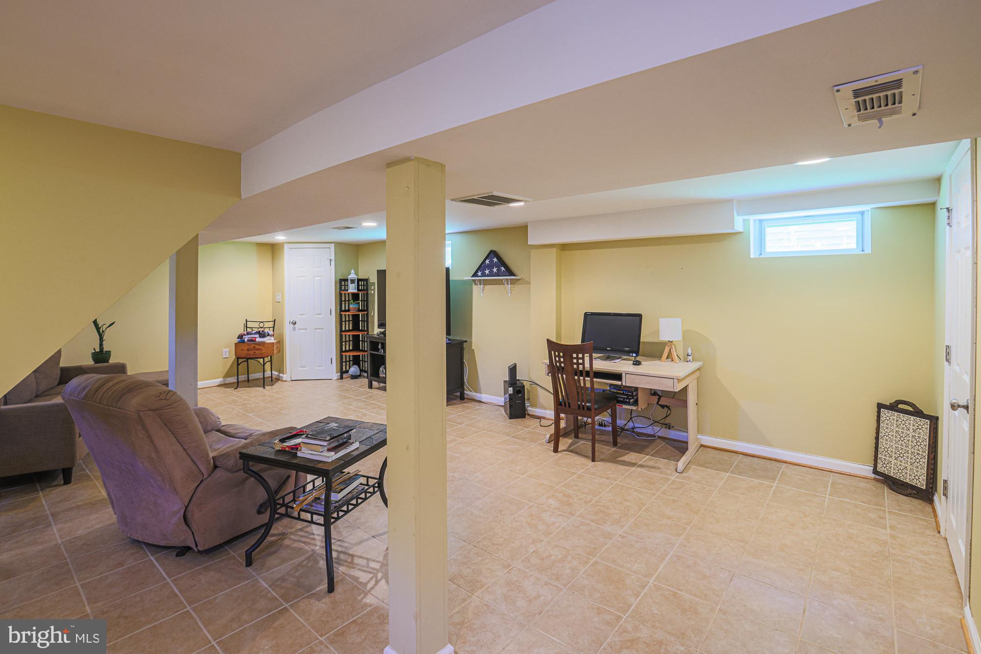 MAPLE RIDGE - Residential