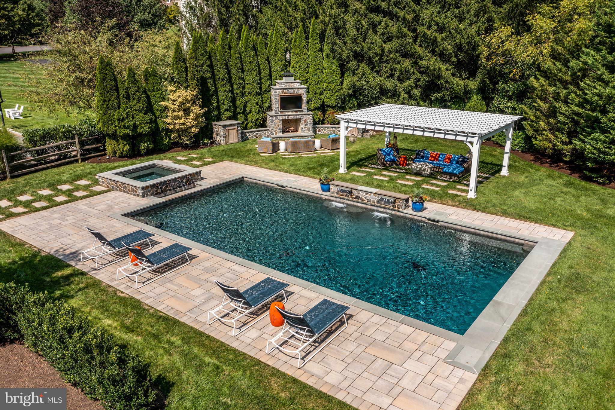 FOX RIDGE - Residential