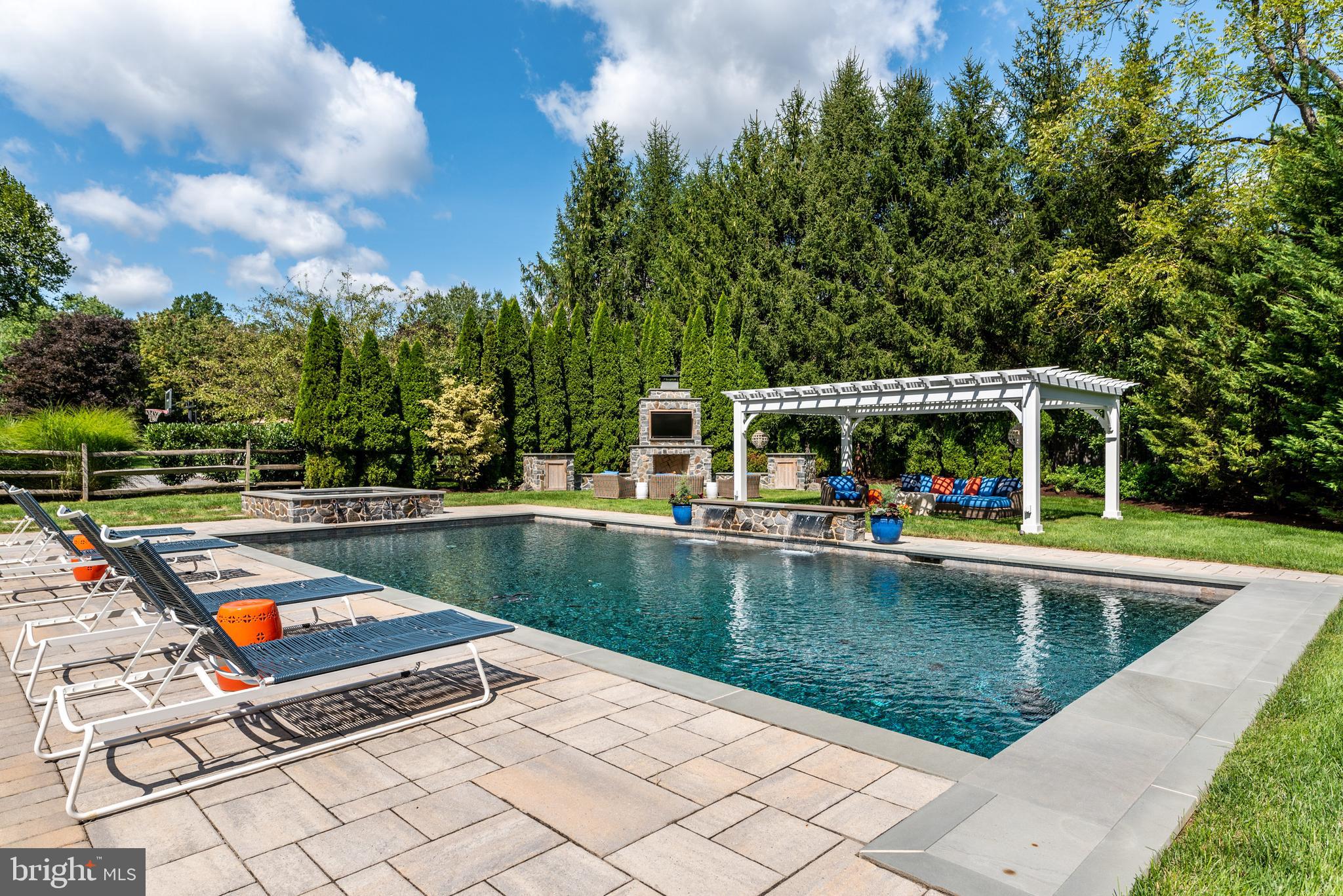 FOX RIDGE - Residential