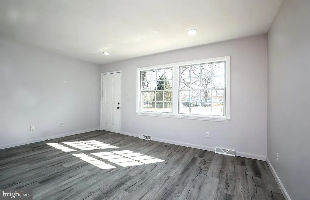 Millville, New Jersey 08332, United States, 3 Bedrooms Bedrooms, ,1 BathroomBathrooms,Residential,Active,91725