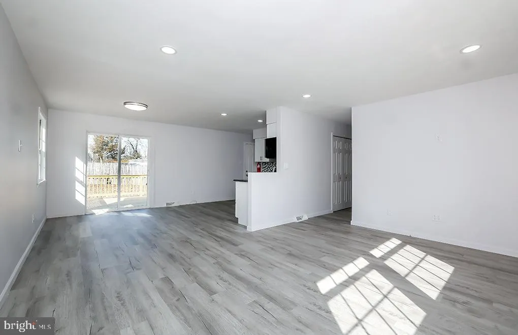 Millville, New Jersey 08332, United States, 3 Bedrooms Bedrooms, ,1 BathroomBathrooms,Residential,Active,91725