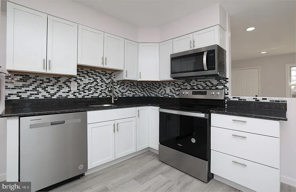 Millville, New Jersey 08332, United States, 3 Bedrooms Bedrooms, ,1 BathroomBathrooms,Residential,Active,91725