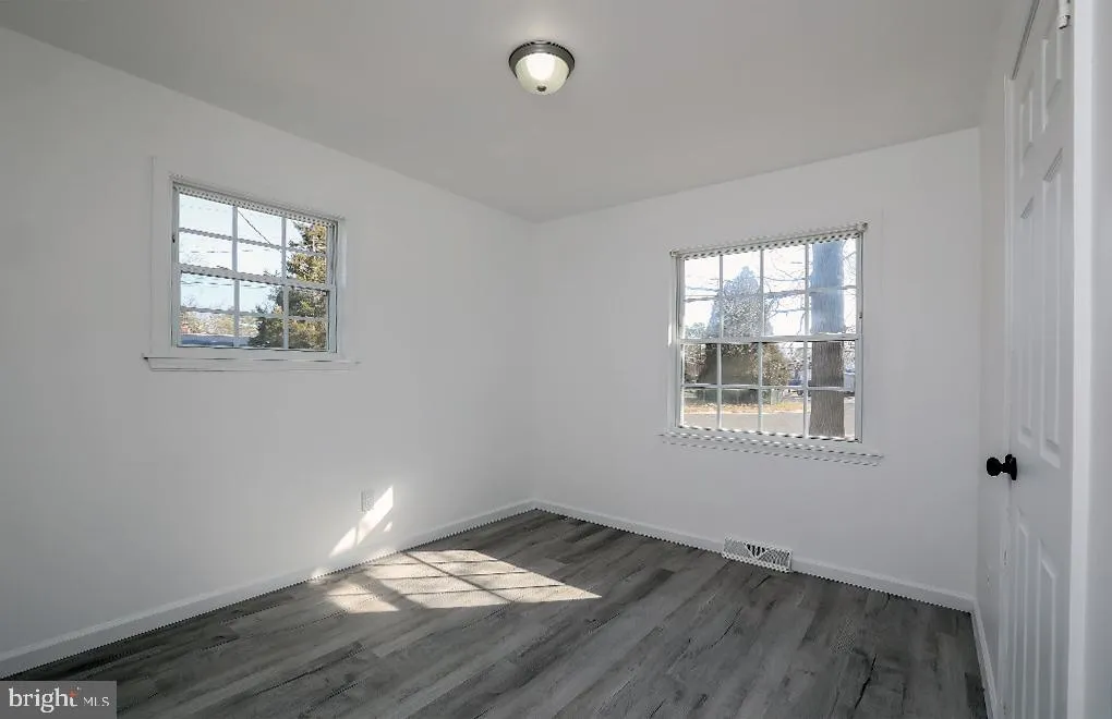 Millville, New Jersey 08332, United States, 3 Bedrooms Bedrooms, ,1 BathroomBathrooms,Residential,Active,91725