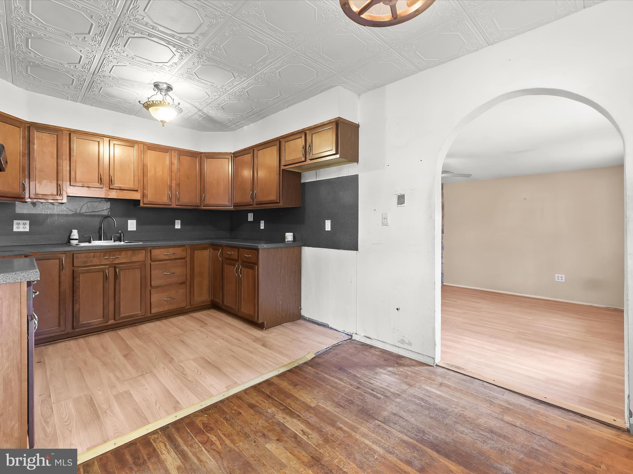 SUBURBIA - Residential