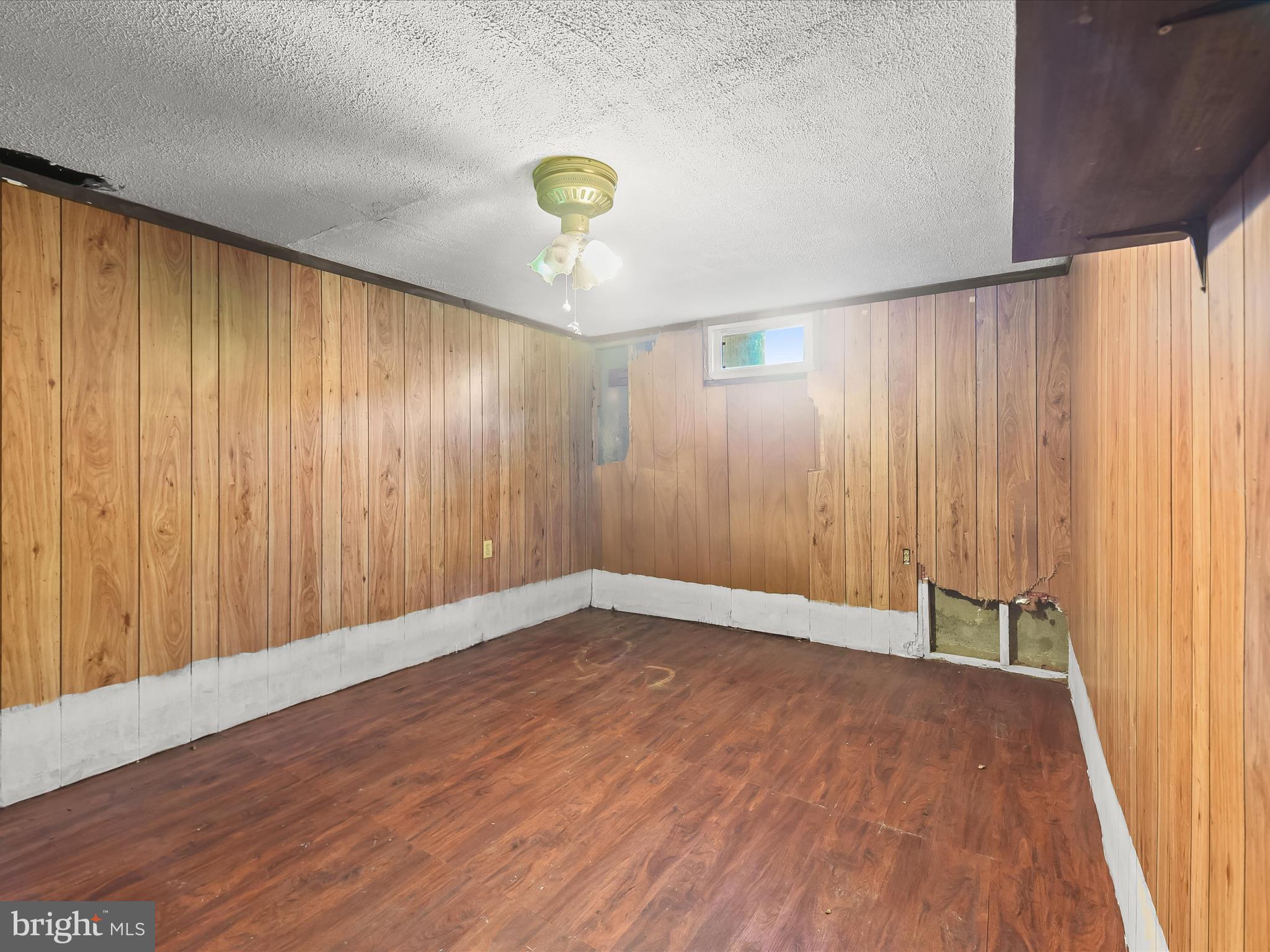 SUBURBIA - Residential