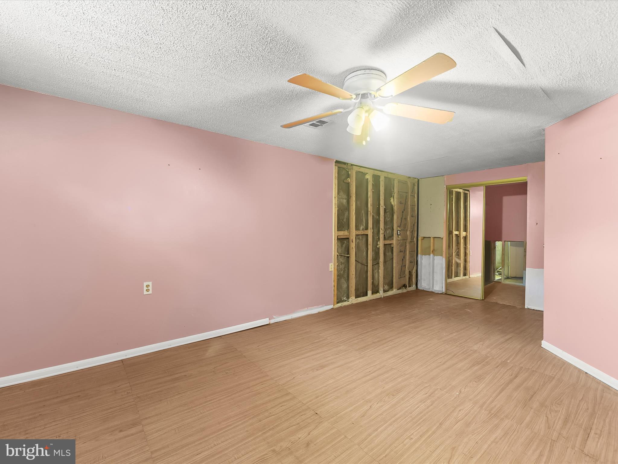 SUBURBIA - Residential