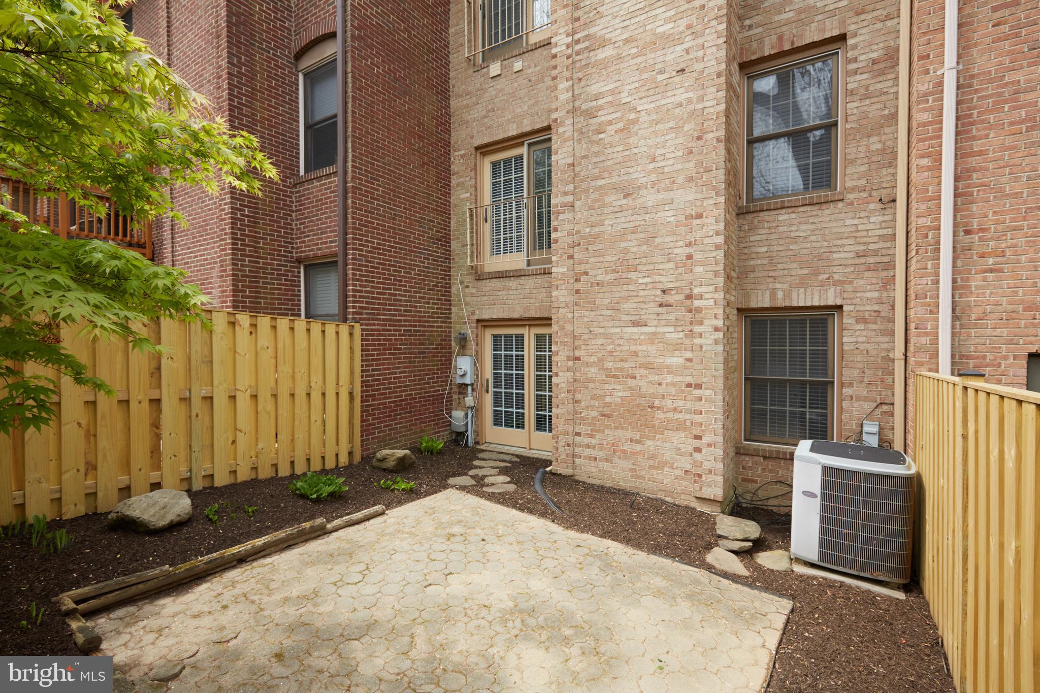 WOODSIDE PARK - Residential Lease