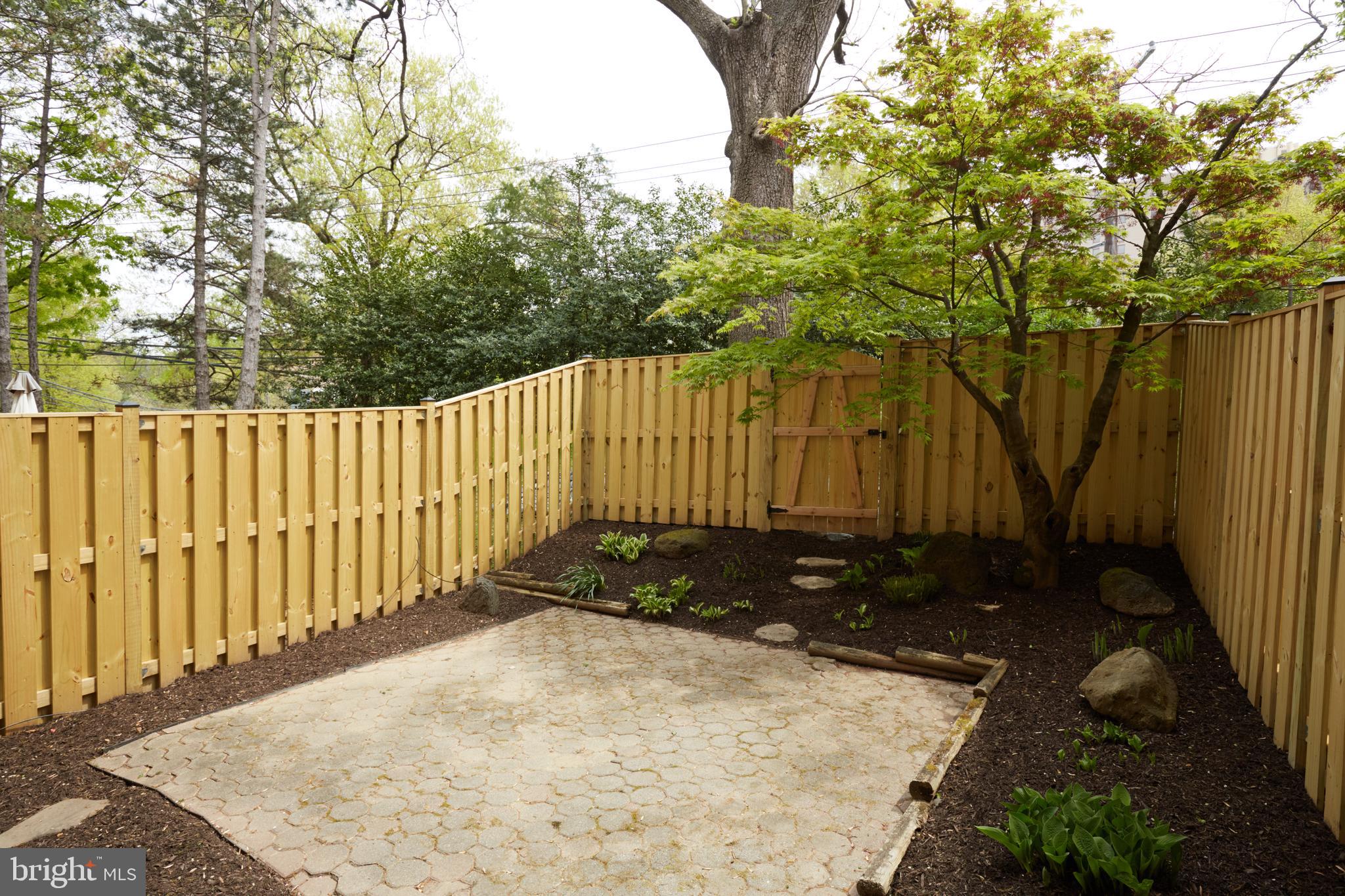 WOODSIDE PARK - Residential Lease