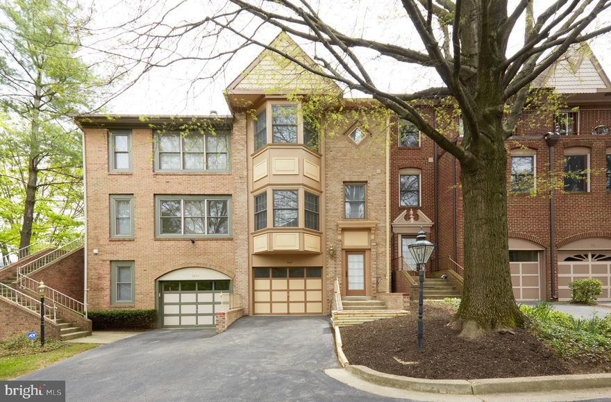 Just what you've been waiting for! Newly renovated townhome offers 4 beds, 3.5 baths with one car garage.  Walk to parks and SS metro and downtown.  The 4th bedroom in lower level  can also be used as family room... your choice.  The lower level with walk-out to patio is fully finished with a full bath. All new windows though-out (2020).  Garage w/remote.  The best!  Move in date possible Oct 1 to November 1.