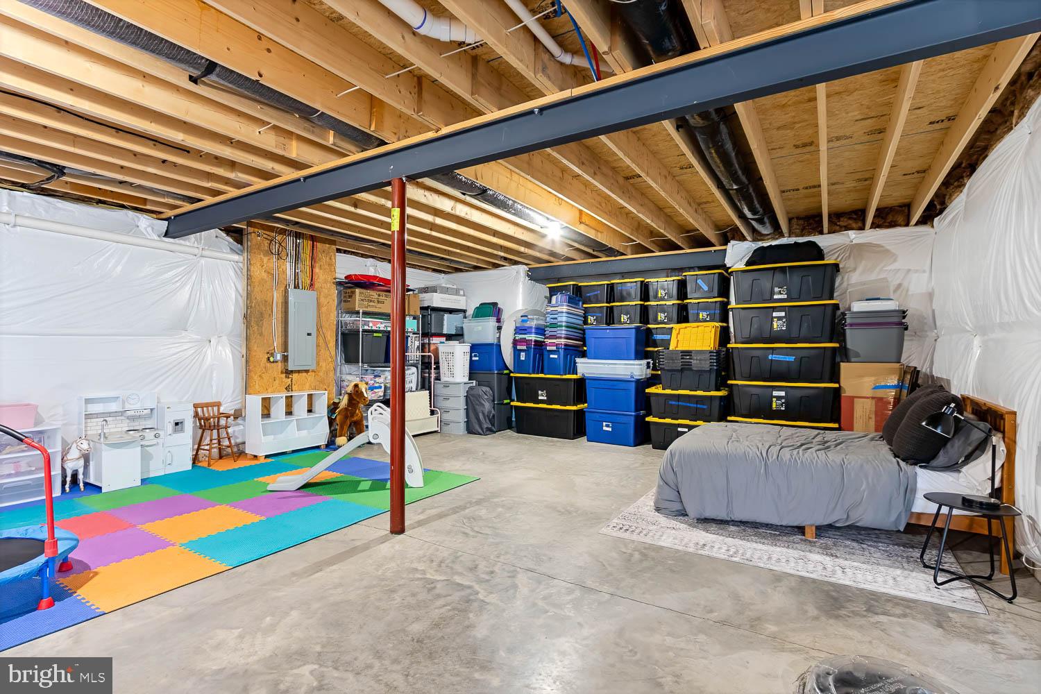 STONEHOUSE - Residential