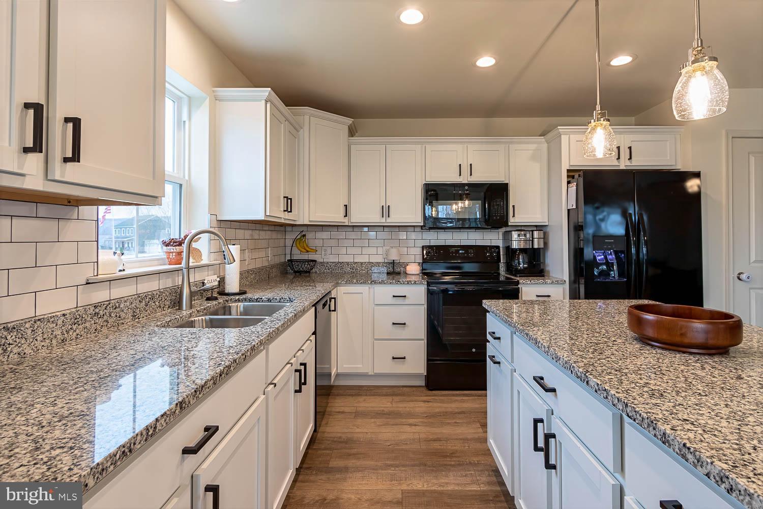 STONEHOUSE - Residential