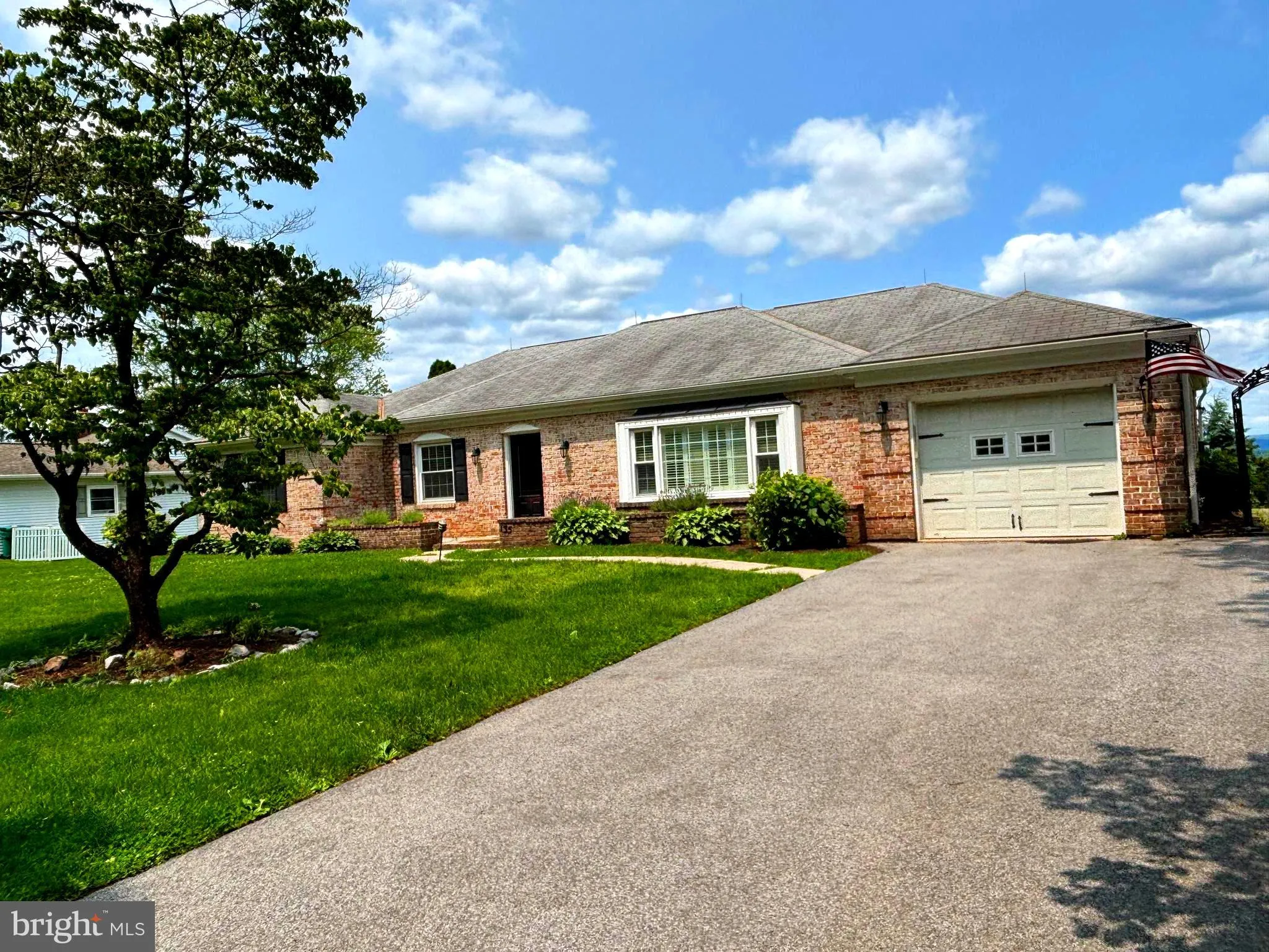 Hershey, Pennsylvania 17033, United States, 4 Bedrooms Bedrooms, ,3 BathroomsBathrooms,Residential,Pending,143227