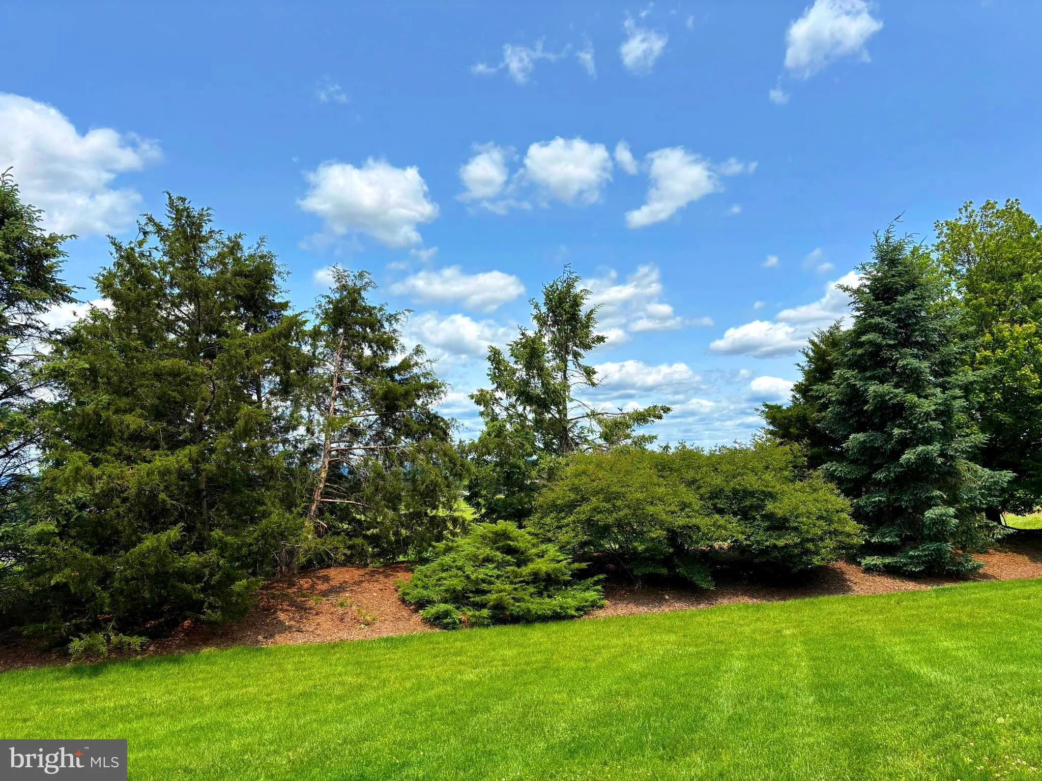 Hershey, Pennsylvania 17033, United States, 4 Bedrooms Bedrooms, ,3 BathroomsBathrooms,Residential,Pending,143227