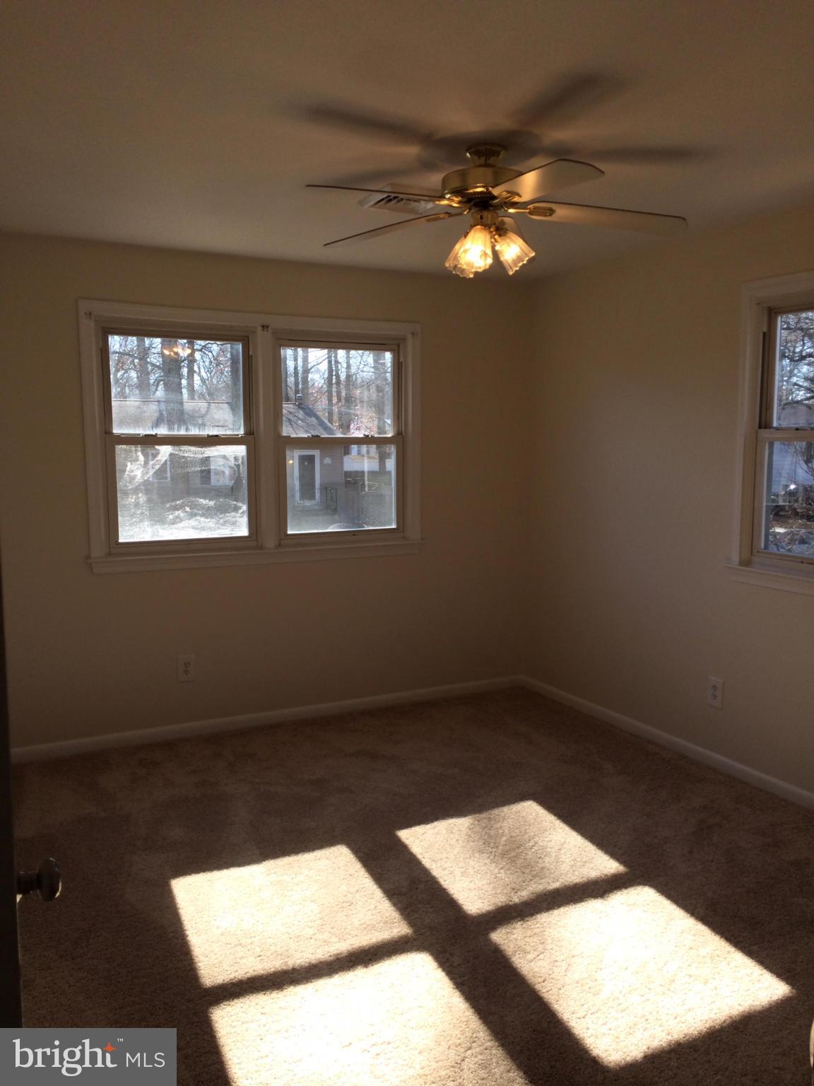 WOODLAND BEACH - Residential