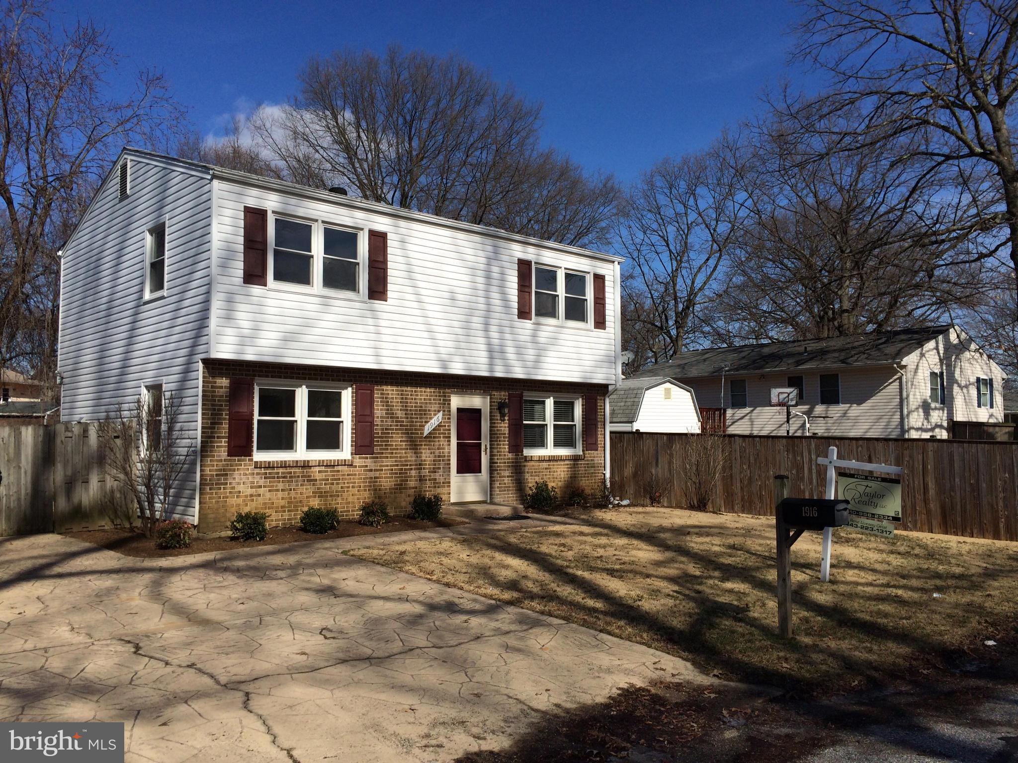 WOODLAND BEACH - Residential