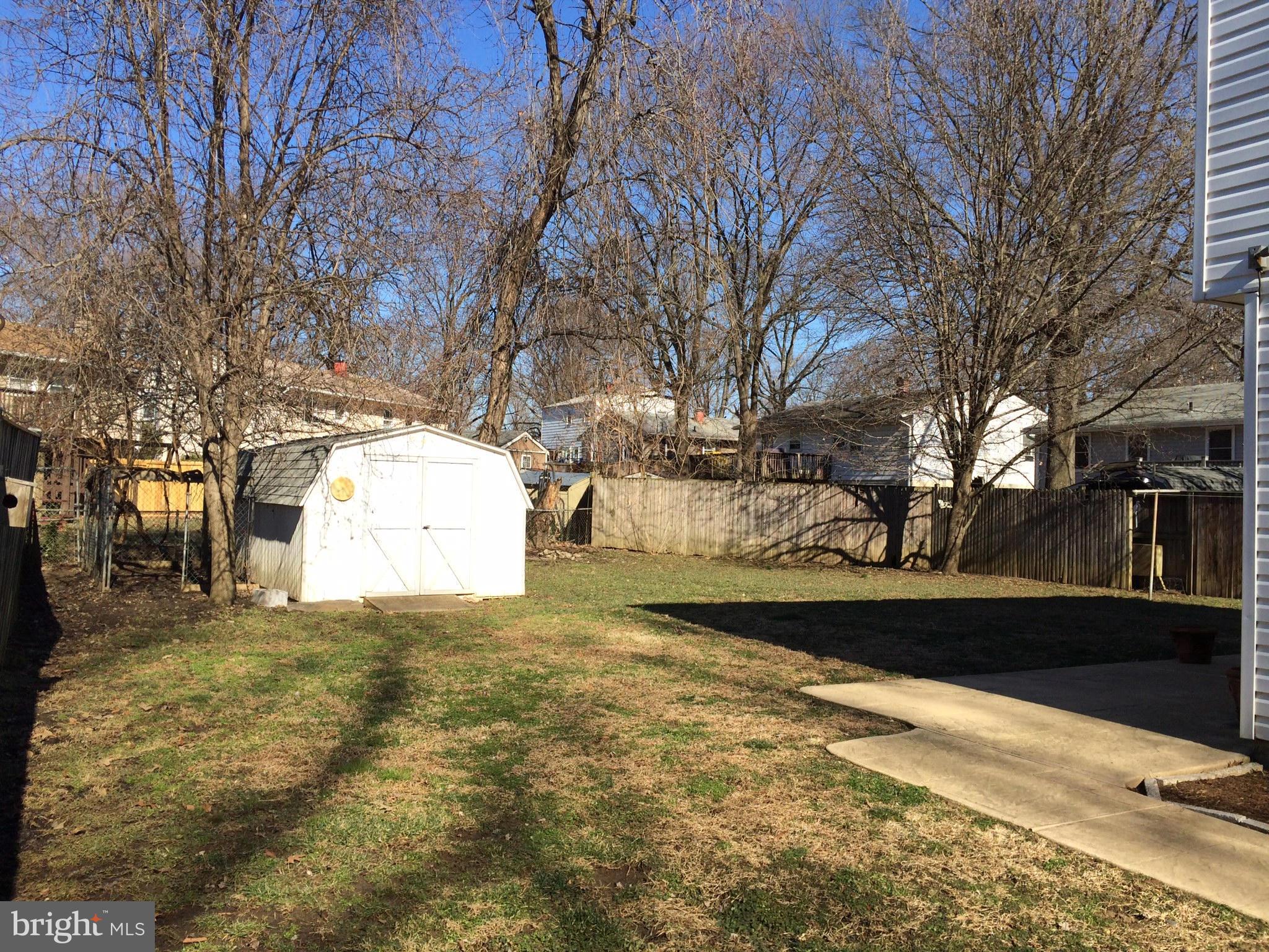 WOODLAND BEACH - Residential