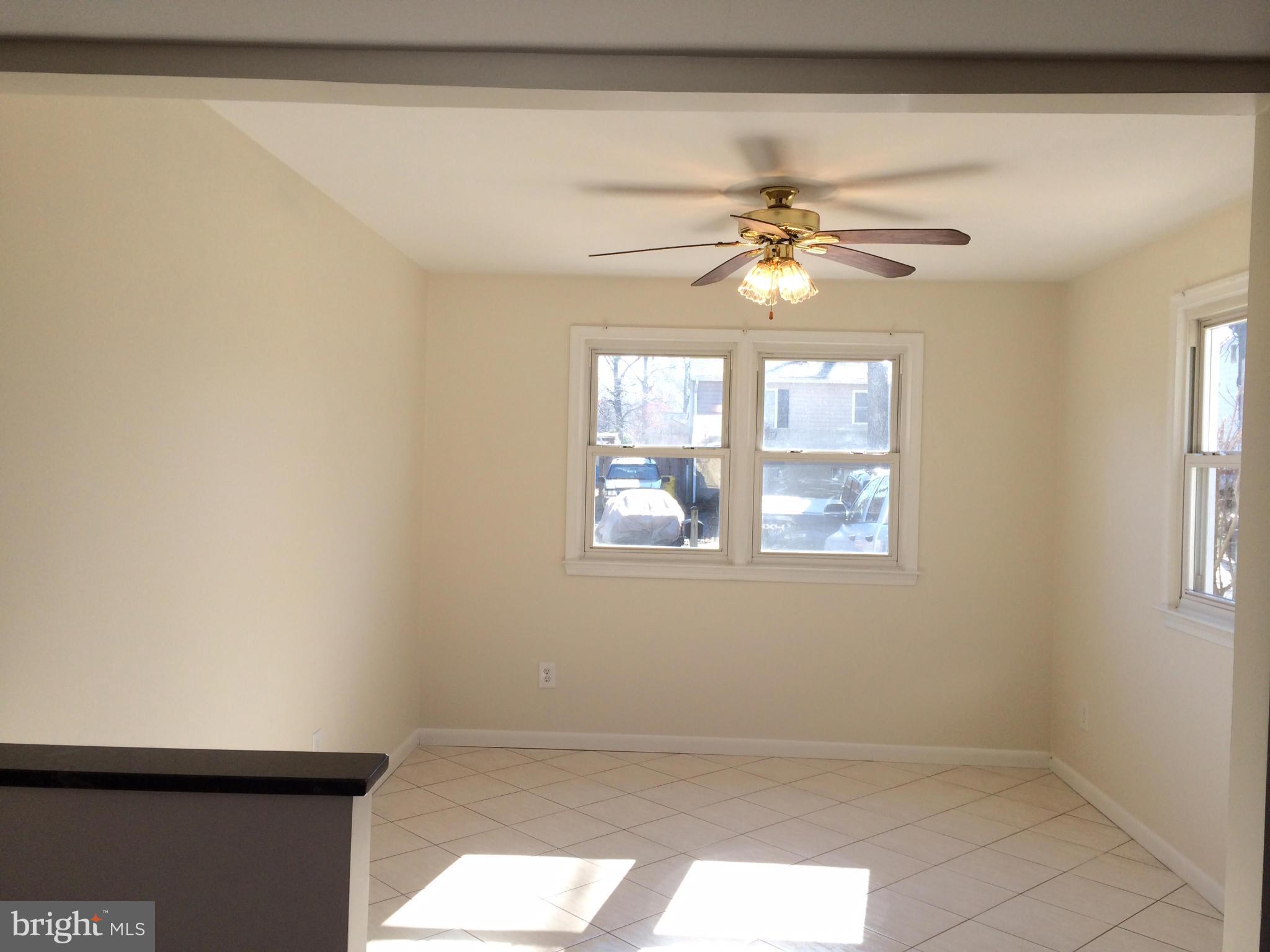 WOODLAND BEACH - Residential