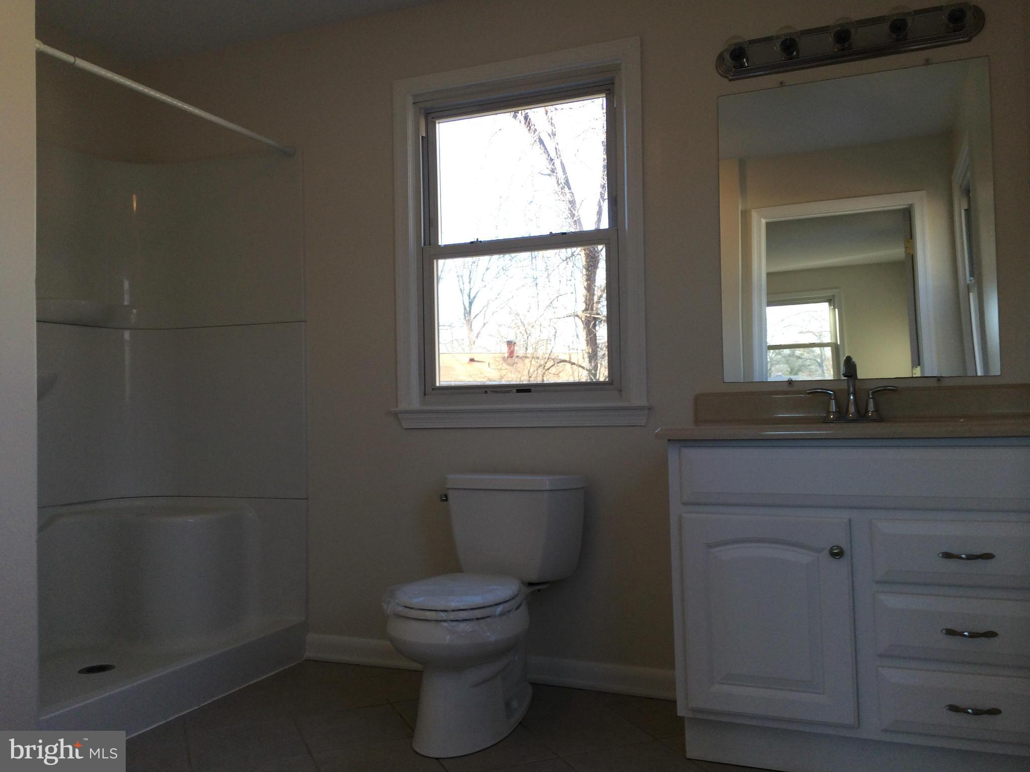 WOODLAND BEACH - Residential