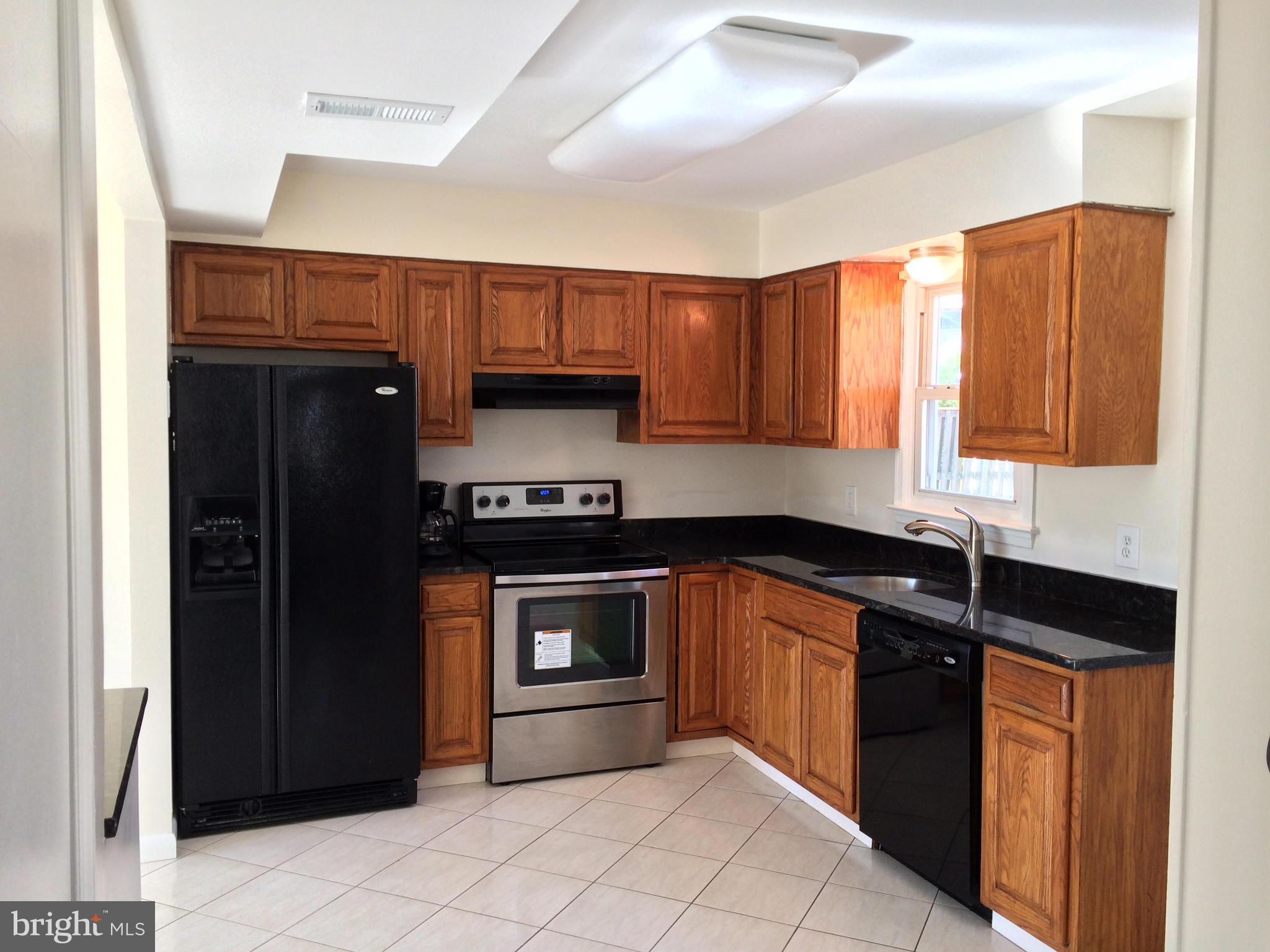 WOODLAND BEACH - Residential