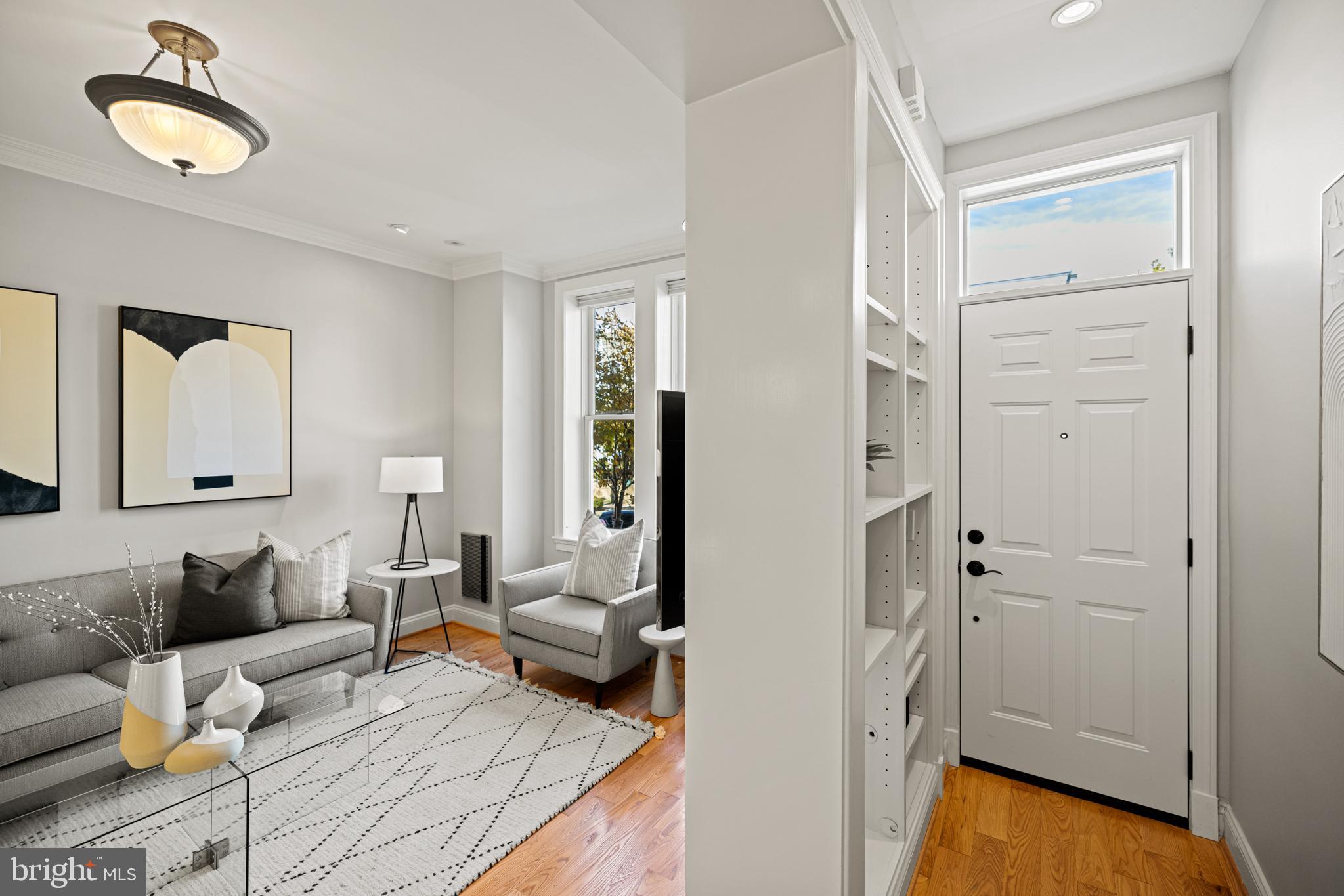 1337 EMERALD STREET NE