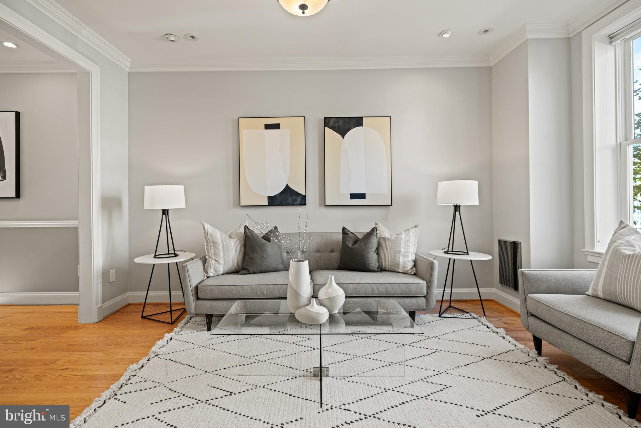 1337 EMERALD STREET NE