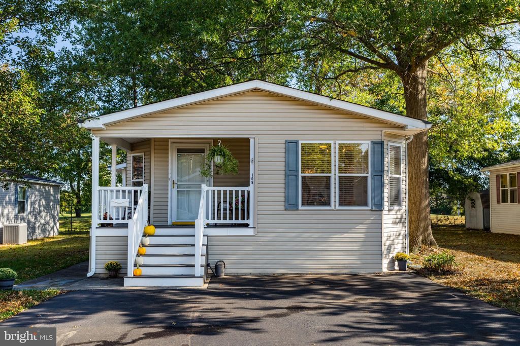 Photo of 109 Hickory Drive, HATFIELD, PA 19440 (MLS # PAMC2155614)