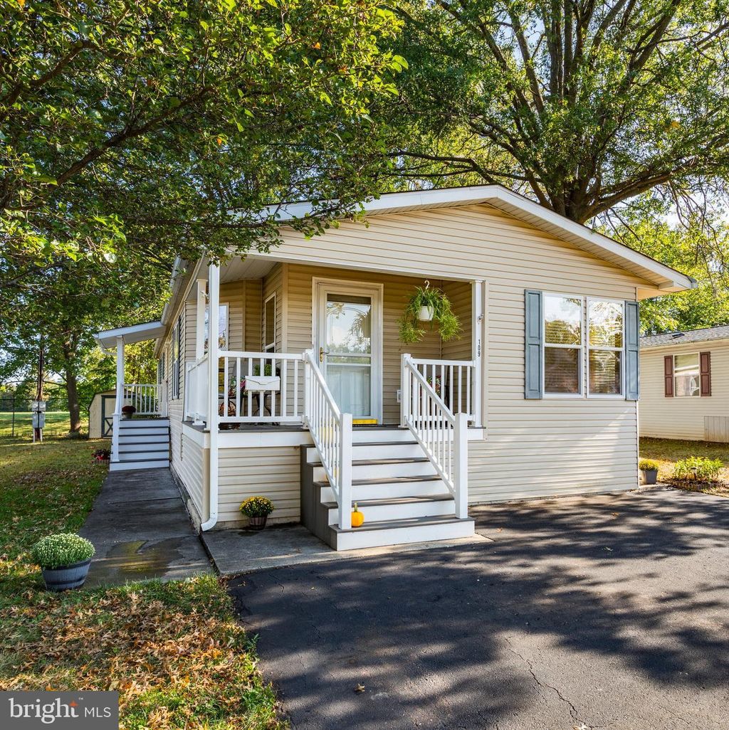 Photo of 109 Hickory Drive, HATFIELD, PA 19440 (MLS # PAMC2155614)