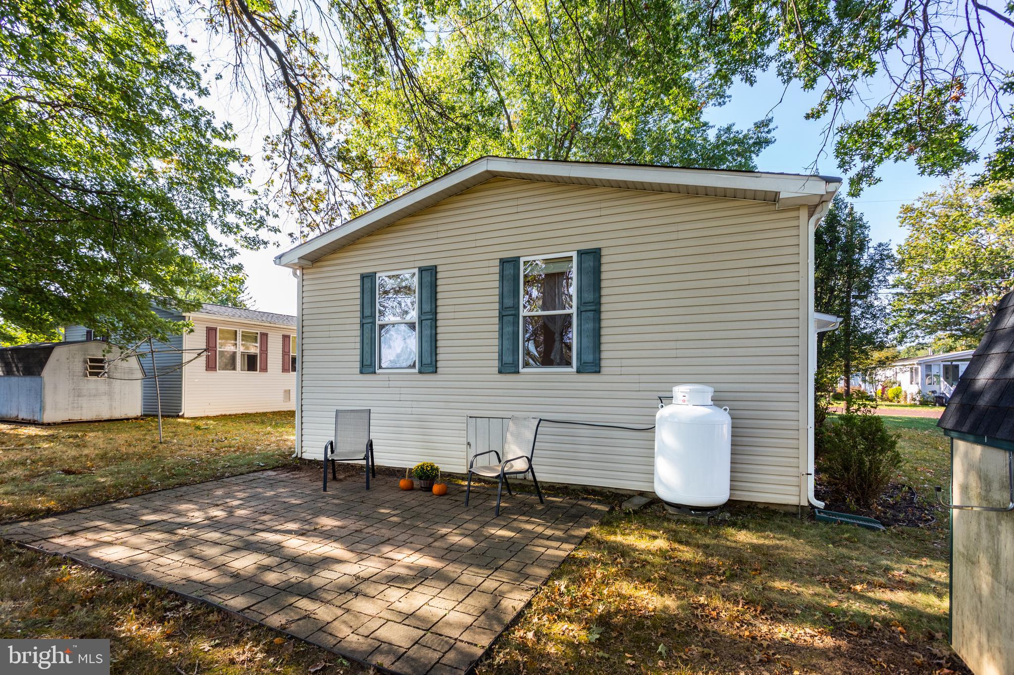 VILLAGE SCENE TR P - Residential