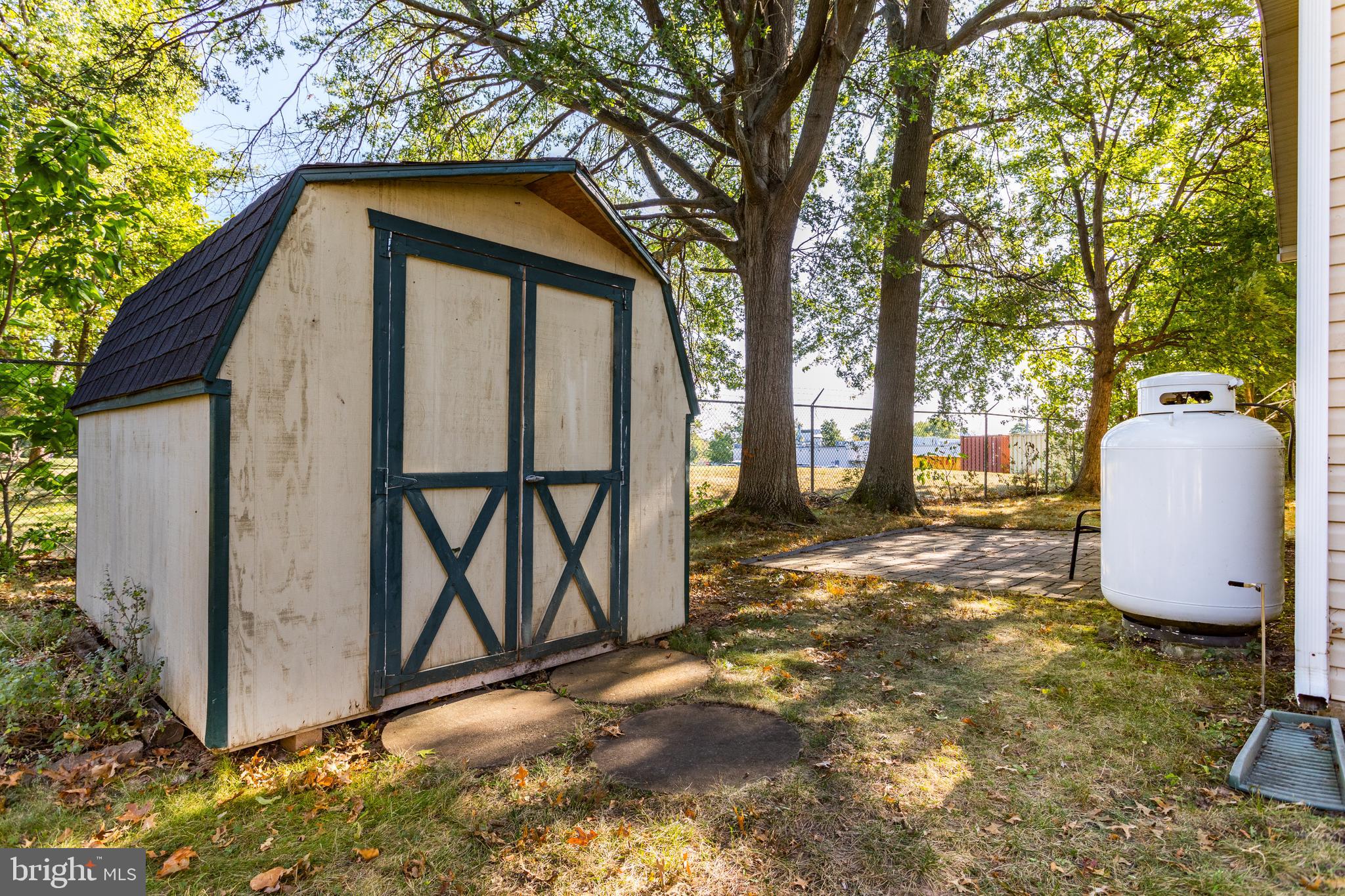 VILLAGE SCENE TR P - Residential