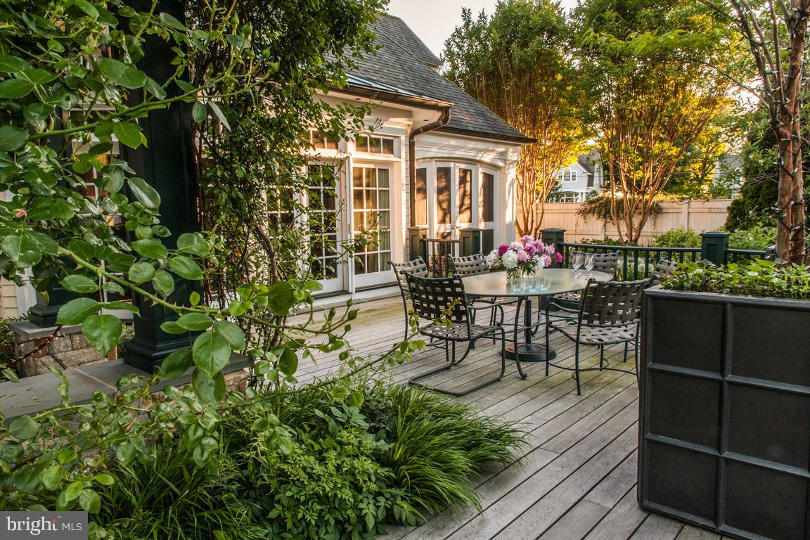 PENDENNIS MOUNT - Residential