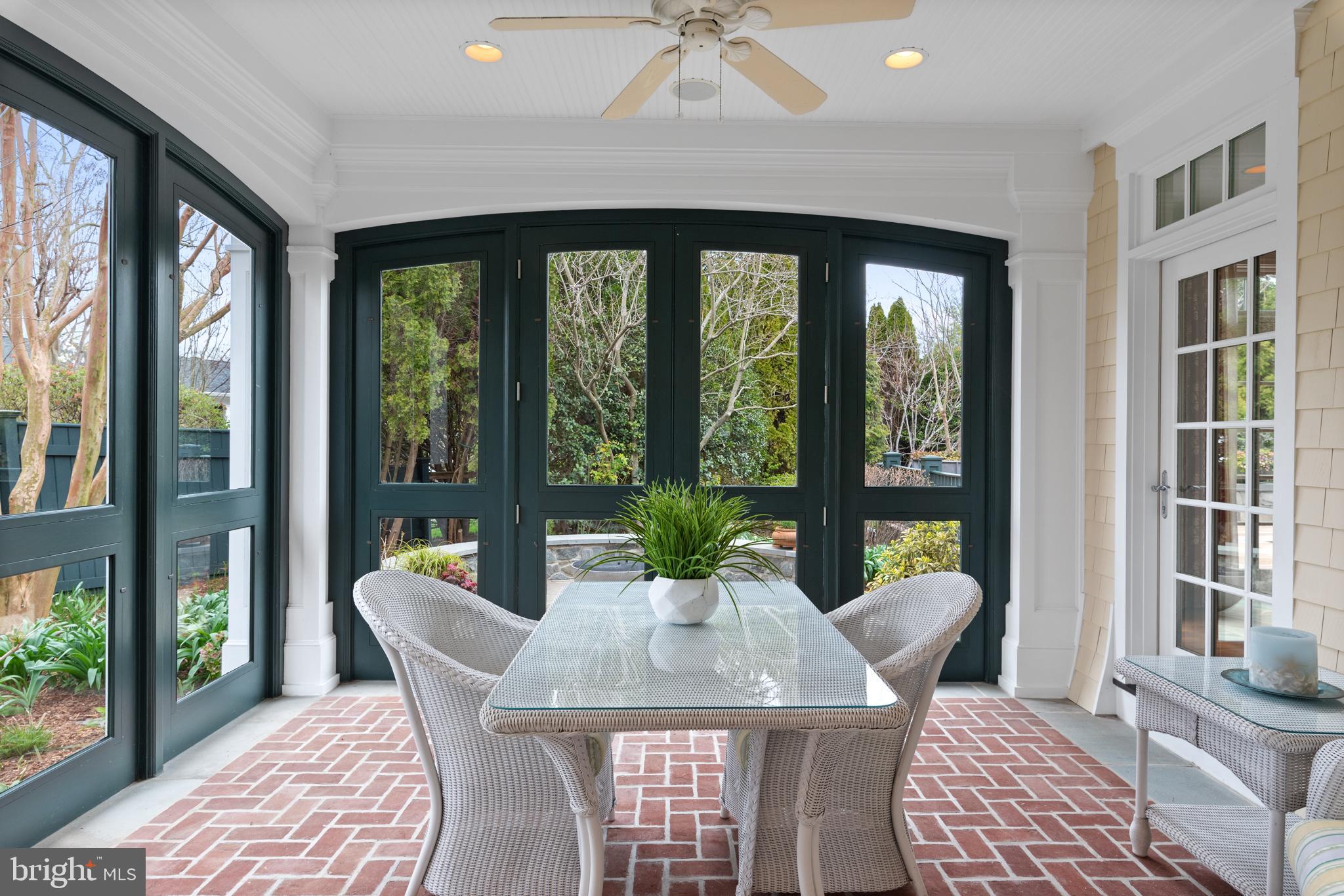 PENDENNIS MOUNT - Residential