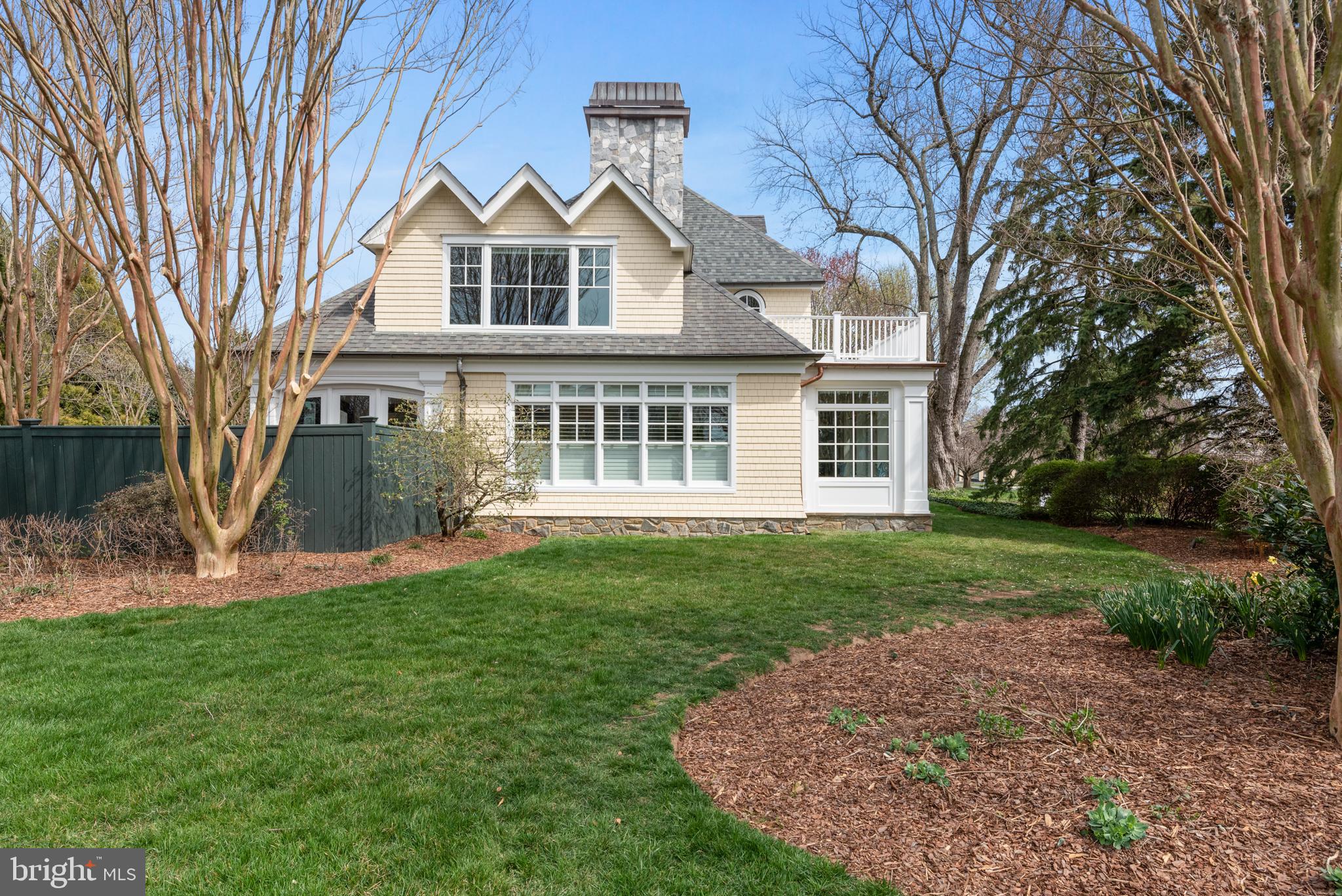 PENDENNIS MOUNT - Residential