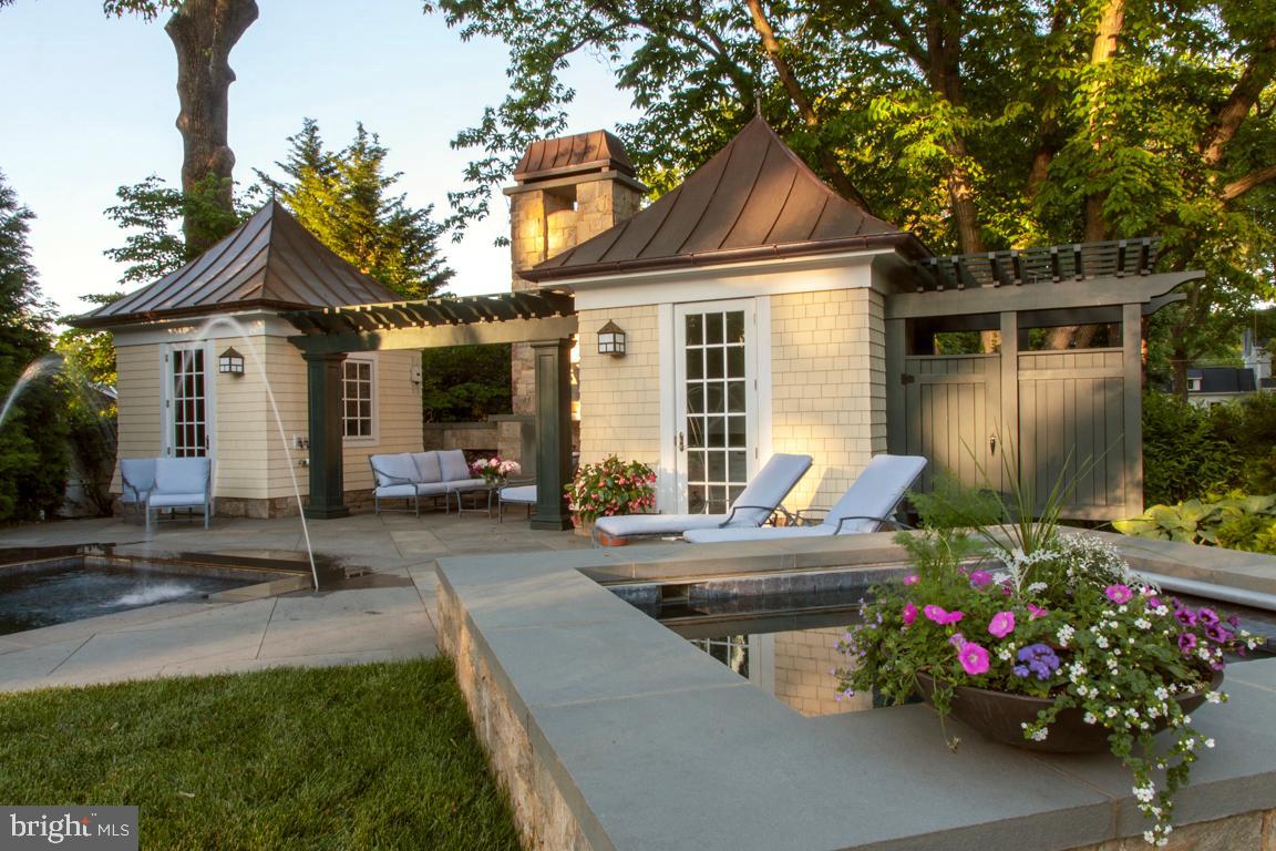 PENDENNIS MOUNT - Residential