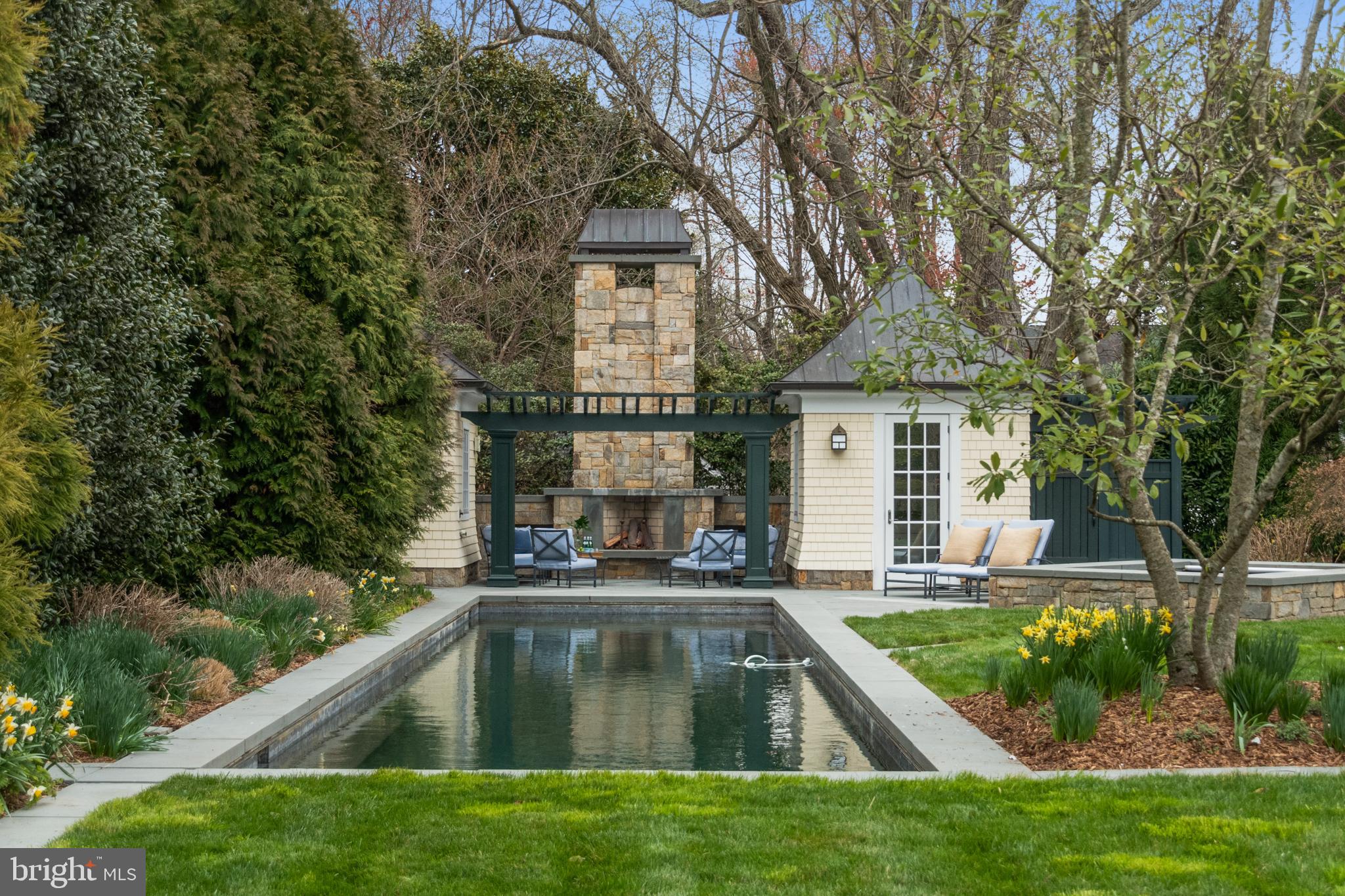 PENDENNIS MOUNT - Residential