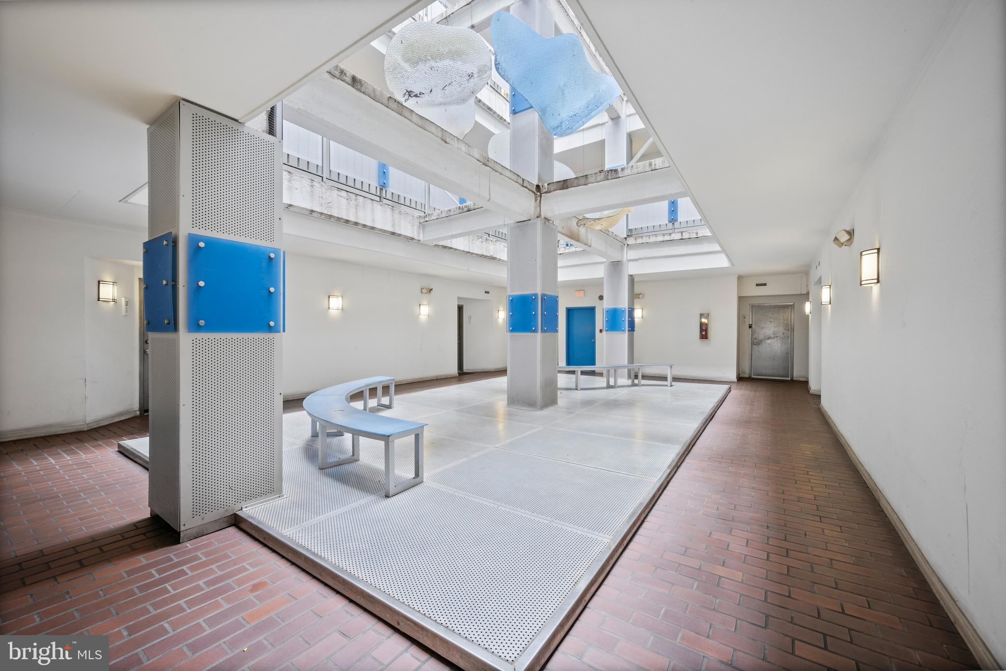 1011 HUNTER STREET I-4