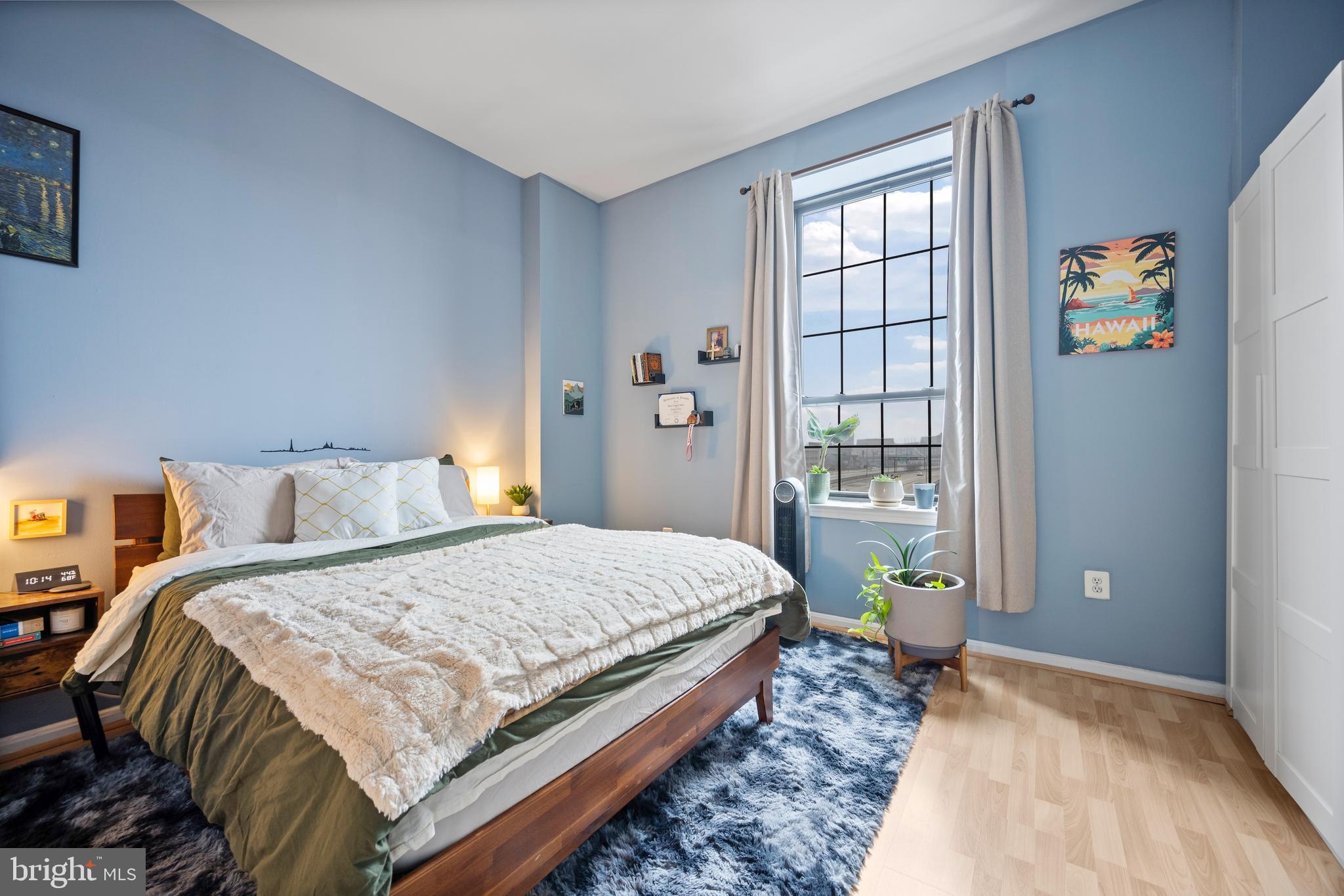 1011 HUNTER STREET I-4