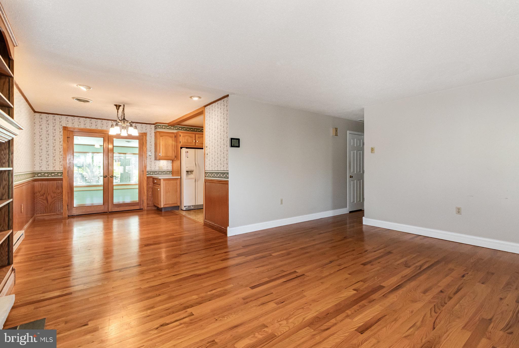 DEVON MANOR - Residential