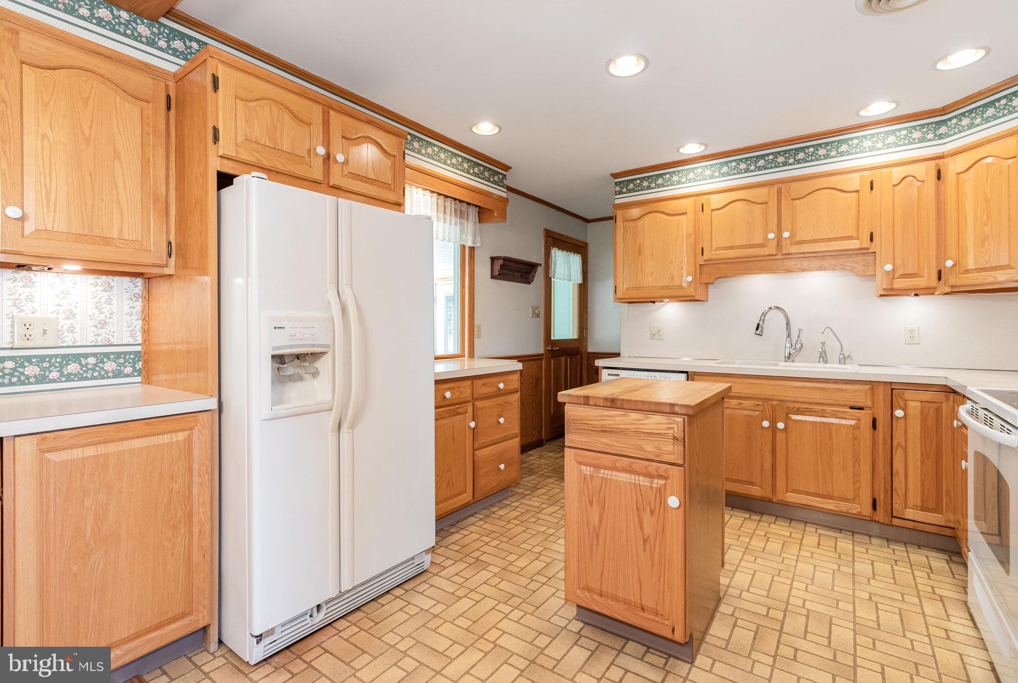 DEVON MANOR - Residential