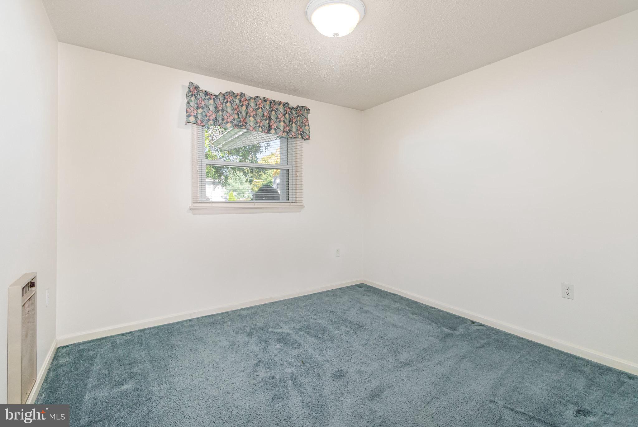 DEVON MANOR - Residential