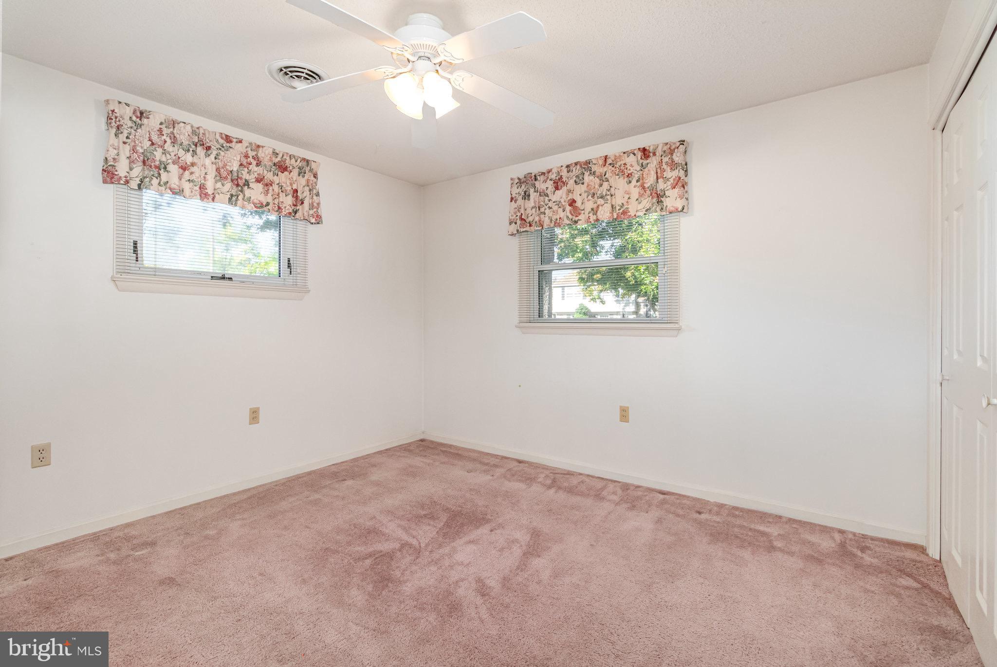 DEVON MANOR - Residential