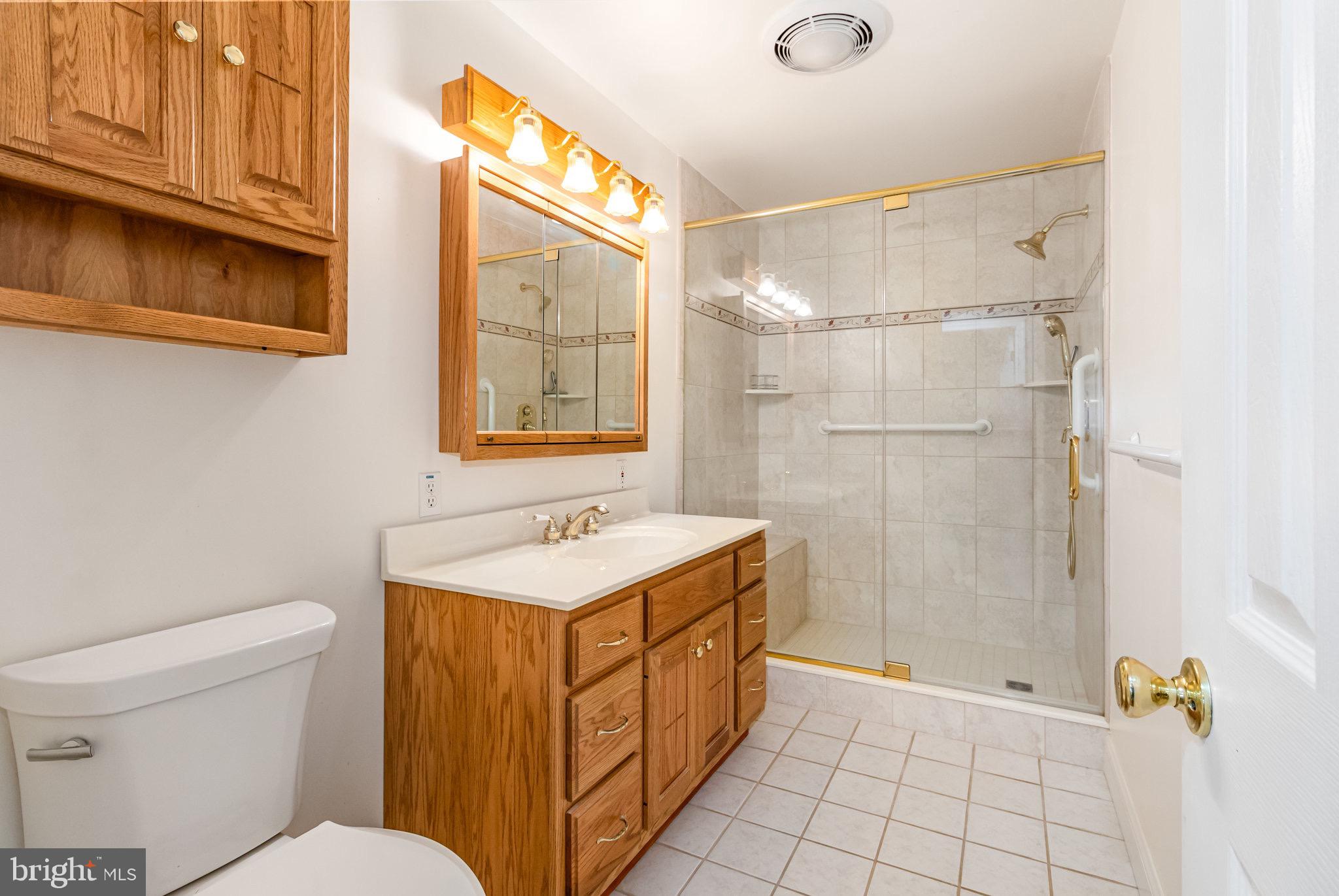 DEVON MANOR - Residential