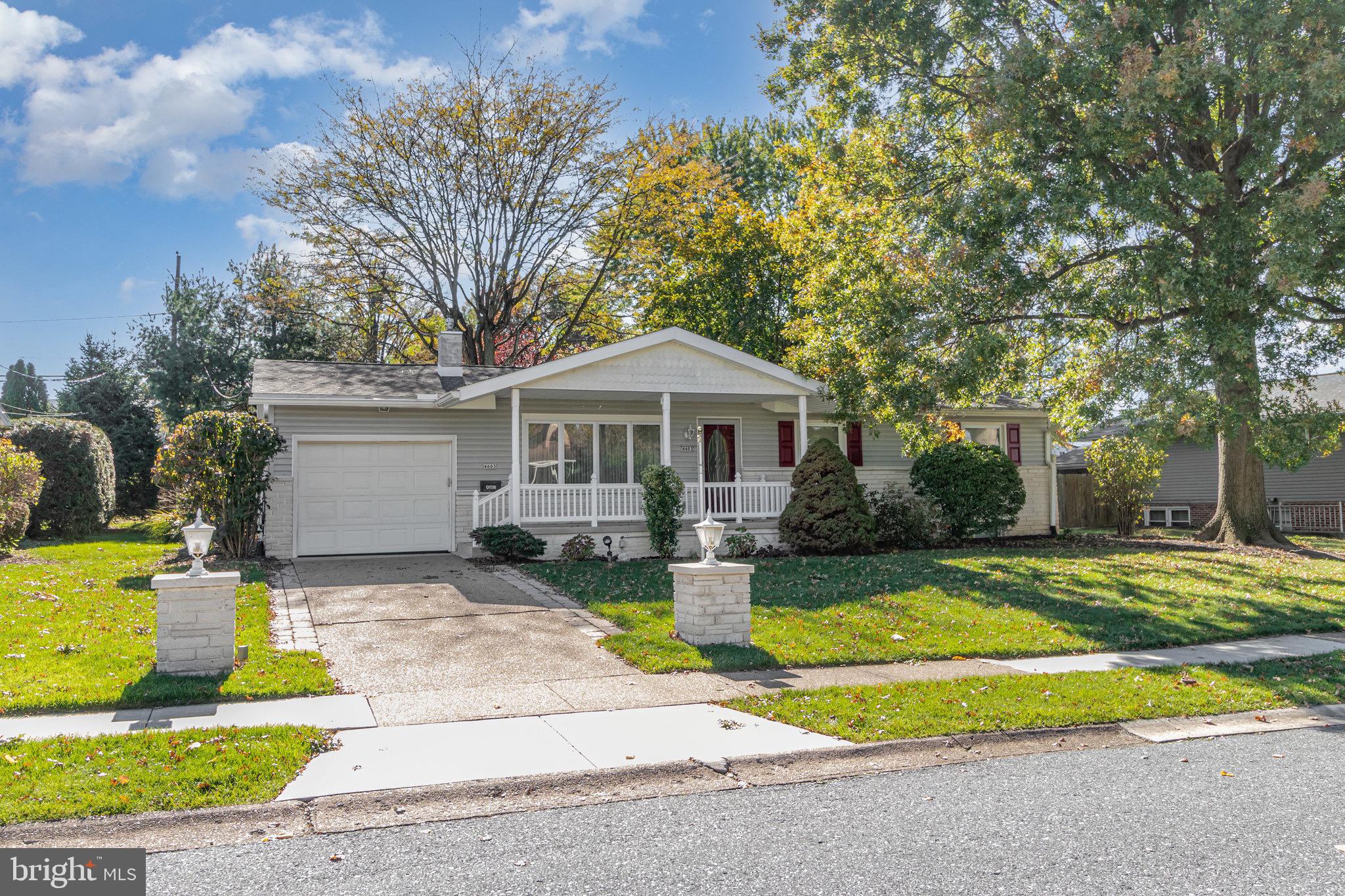 DEVON MANOR - Residential