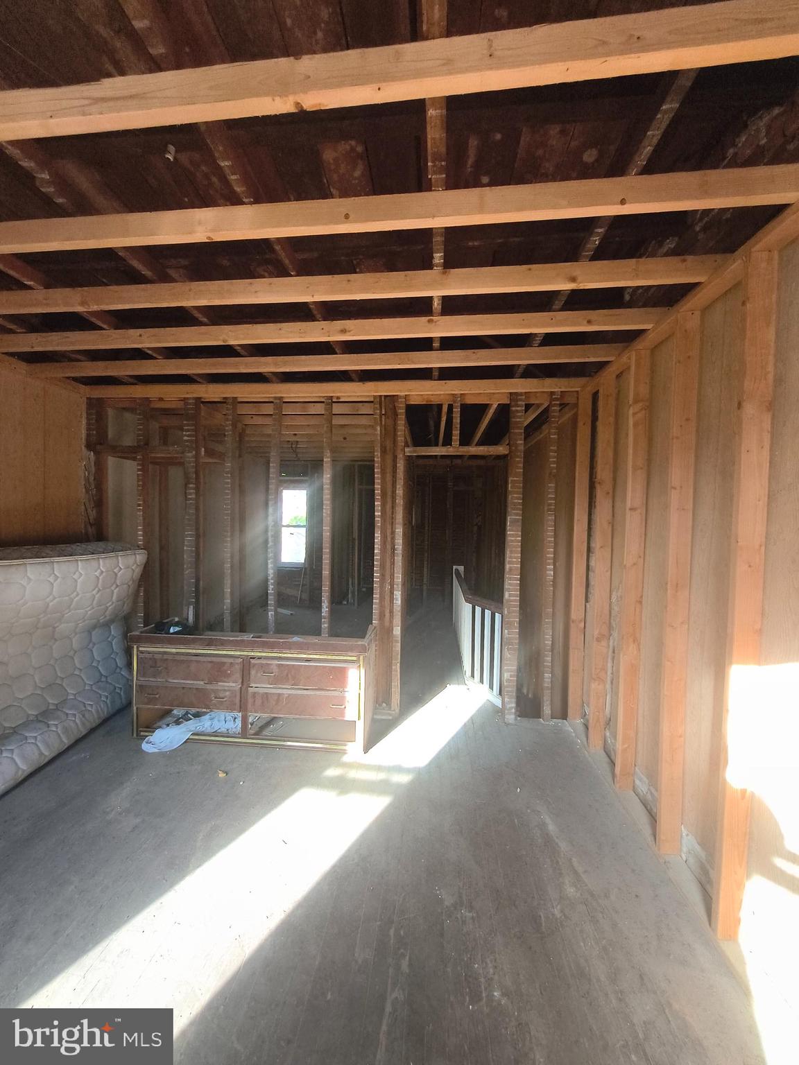 1641 W TORONTO STREET