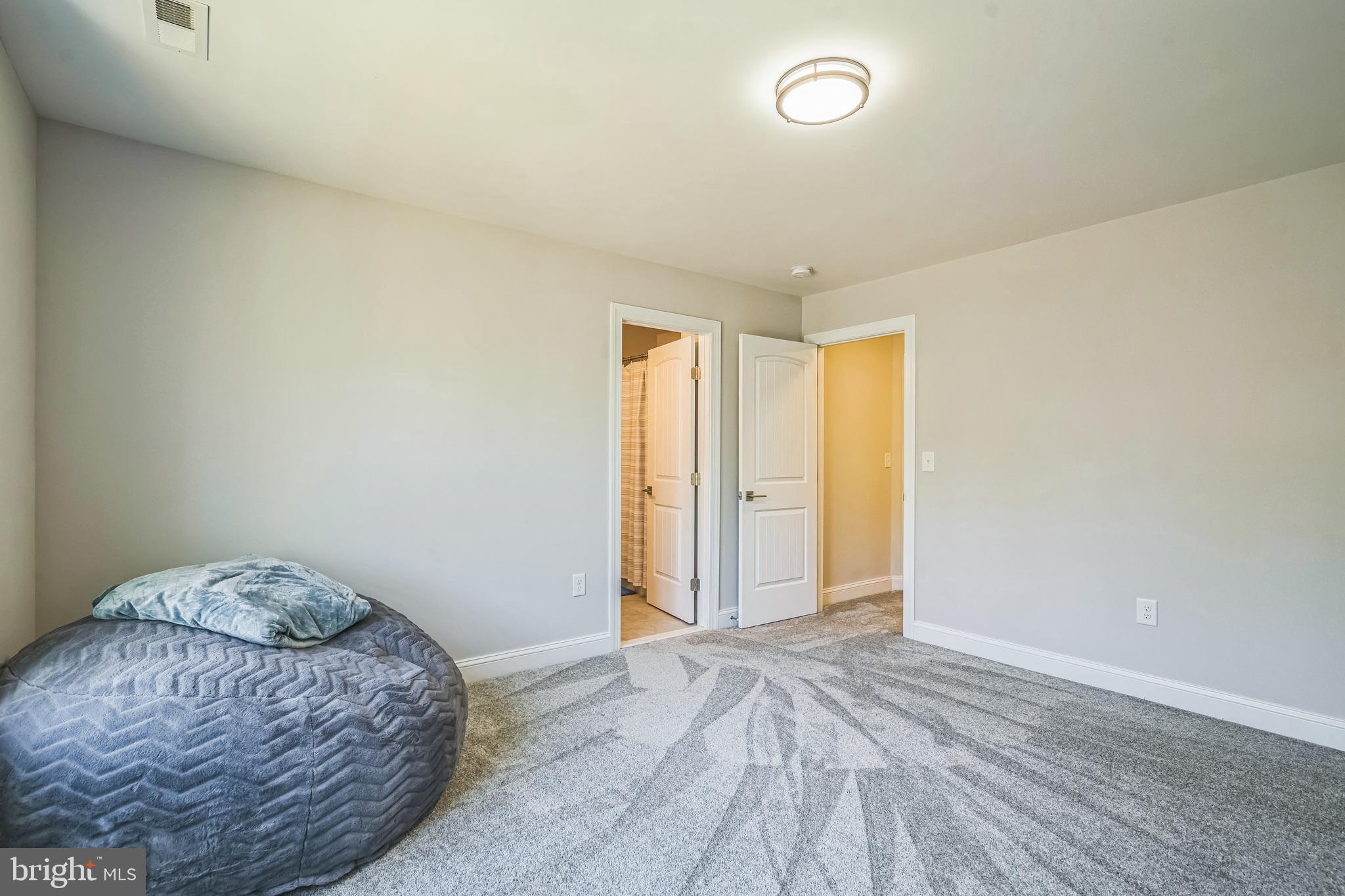 ARTILLERY RIDGE - Residential