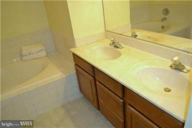 HILLWOOD - Residential Lease