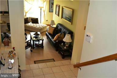 HILLWOOD - Residential Lease