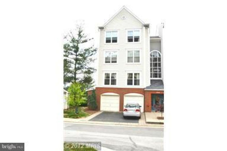 VACANT GO AND SHOW! Desirable updates completed for you!Amazing kitchen with glass displays,lighting in the cabinets,granite counter tops and newer appliances.It is a 10! The entire unit feels spacious and is filled with natural light. Great master, master bath w/soaking tub&dual vanity.A wow balcony for any time of year. Minutes to metro&95,assigned parking,new HVAC &heat pump...